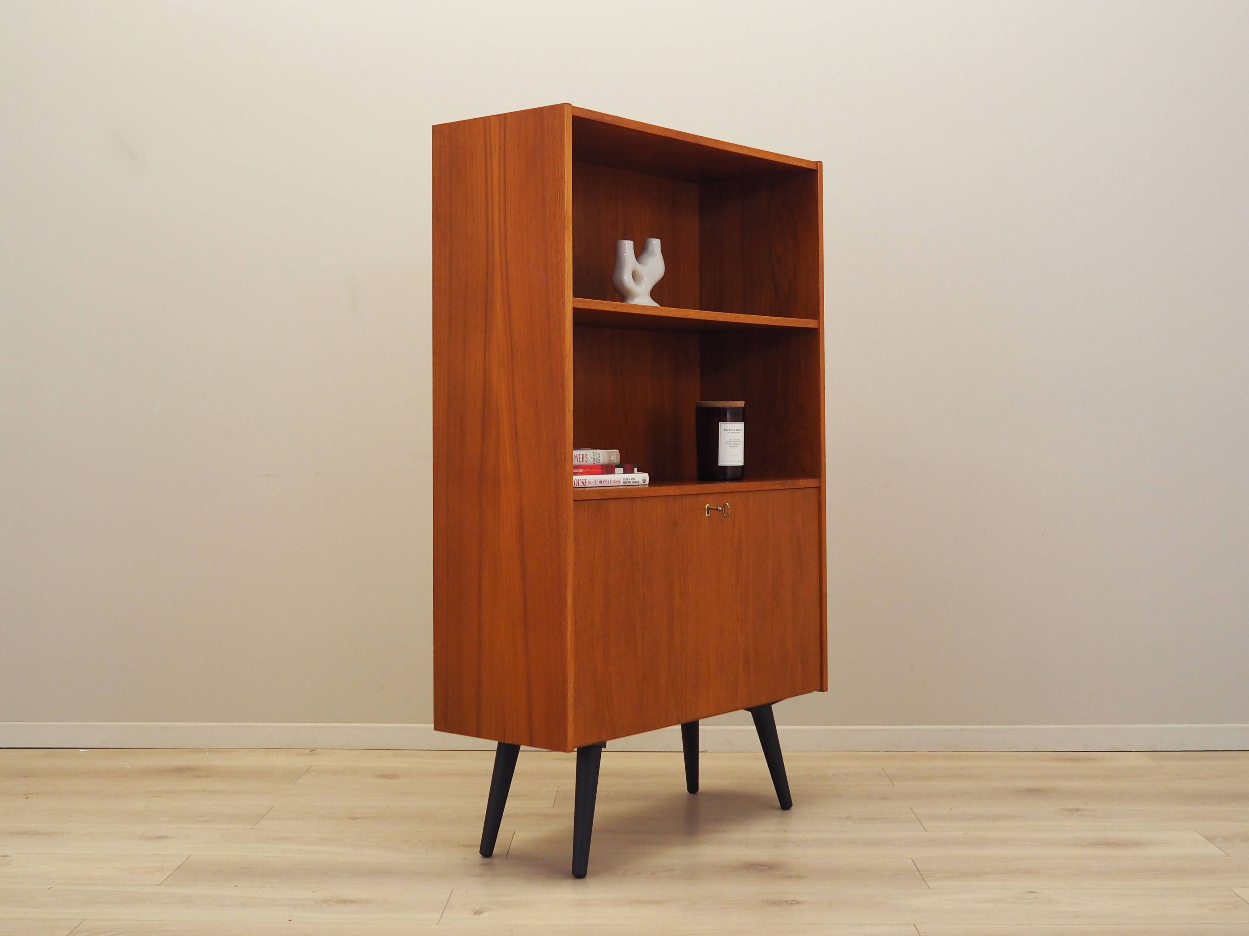 Bibliothèque en teck, design danois, années 1970, production : Danemark