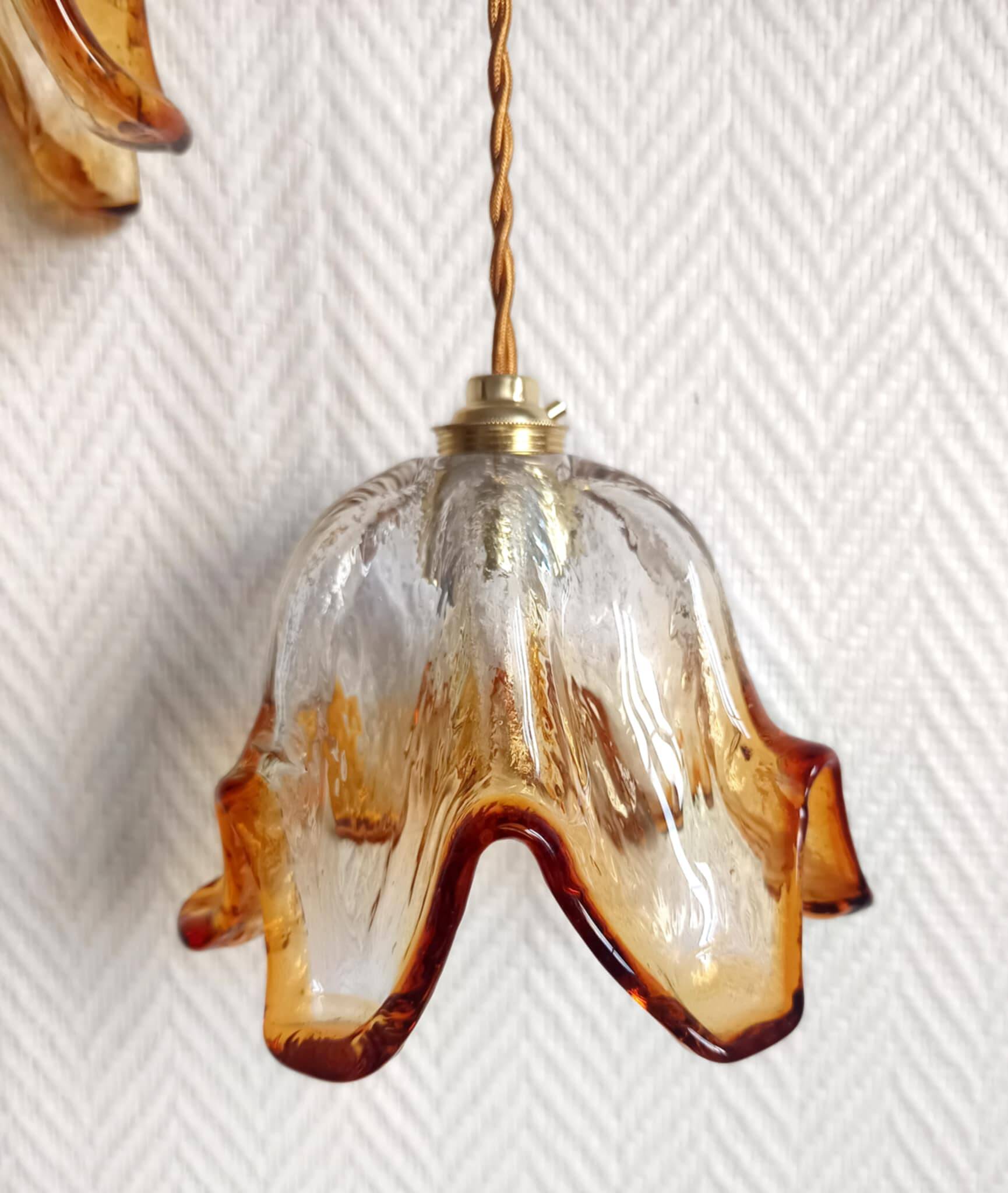 Pair of Murano glass tulip suspensions from 1970.