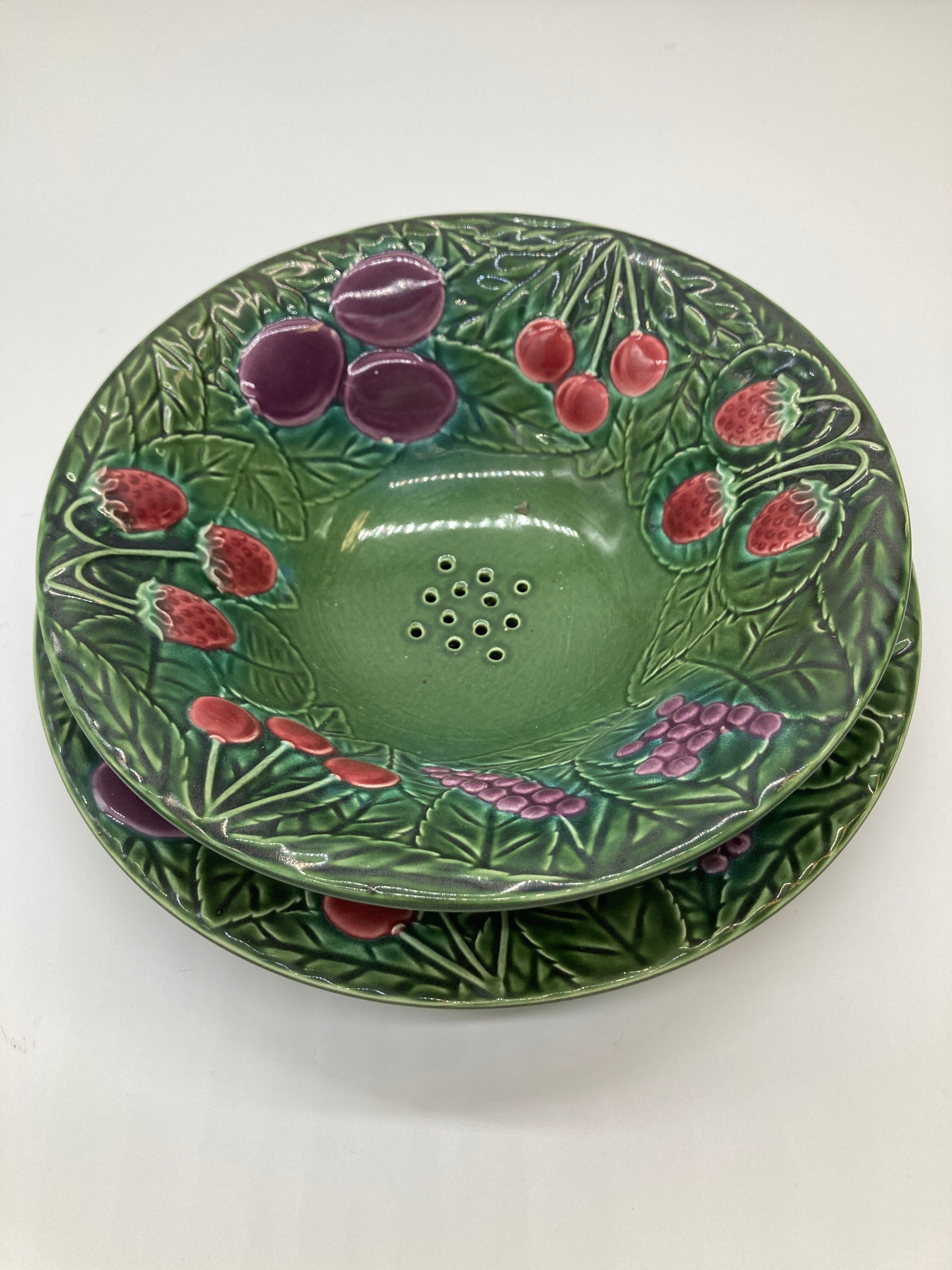 Ceramic fruit service