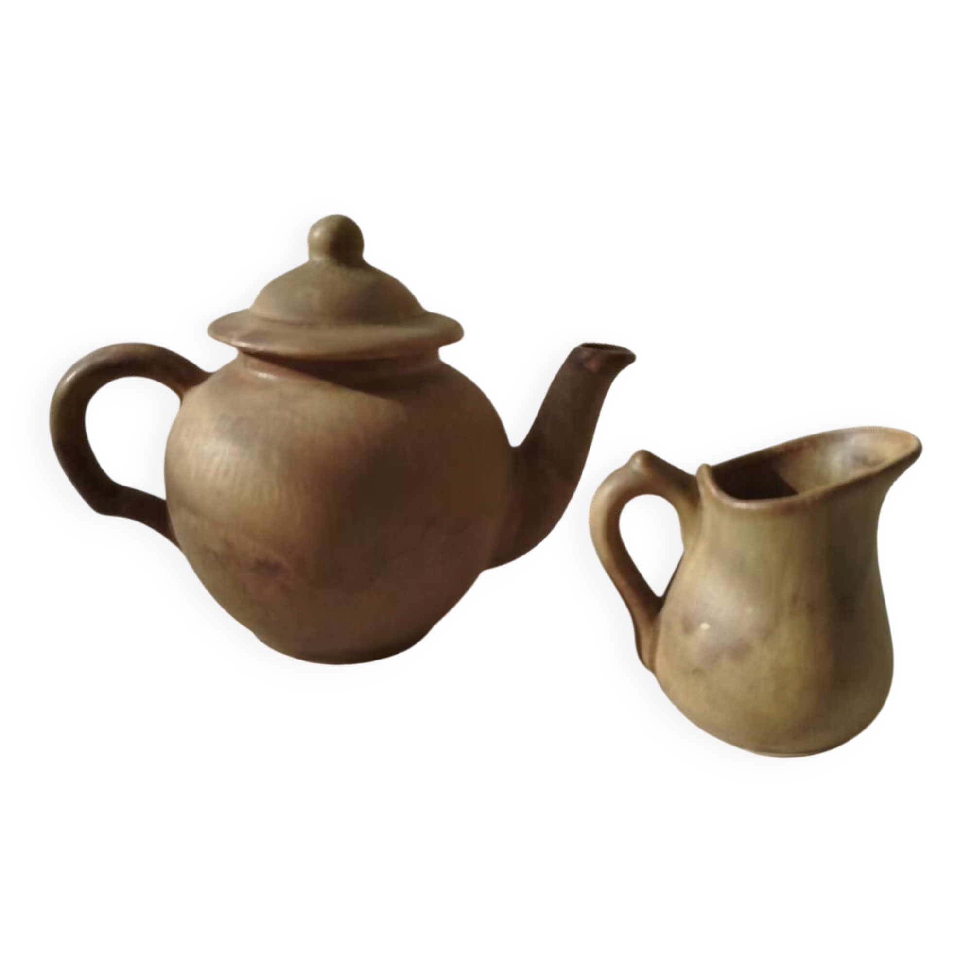 Teapot and small earthenware pot