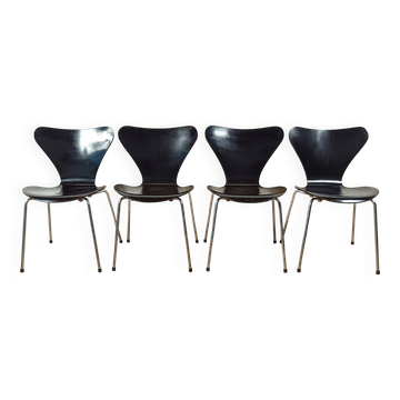 Set of 4 butterfly chairs (model 3107) by Arne Jacobsen – Fritz Hansen