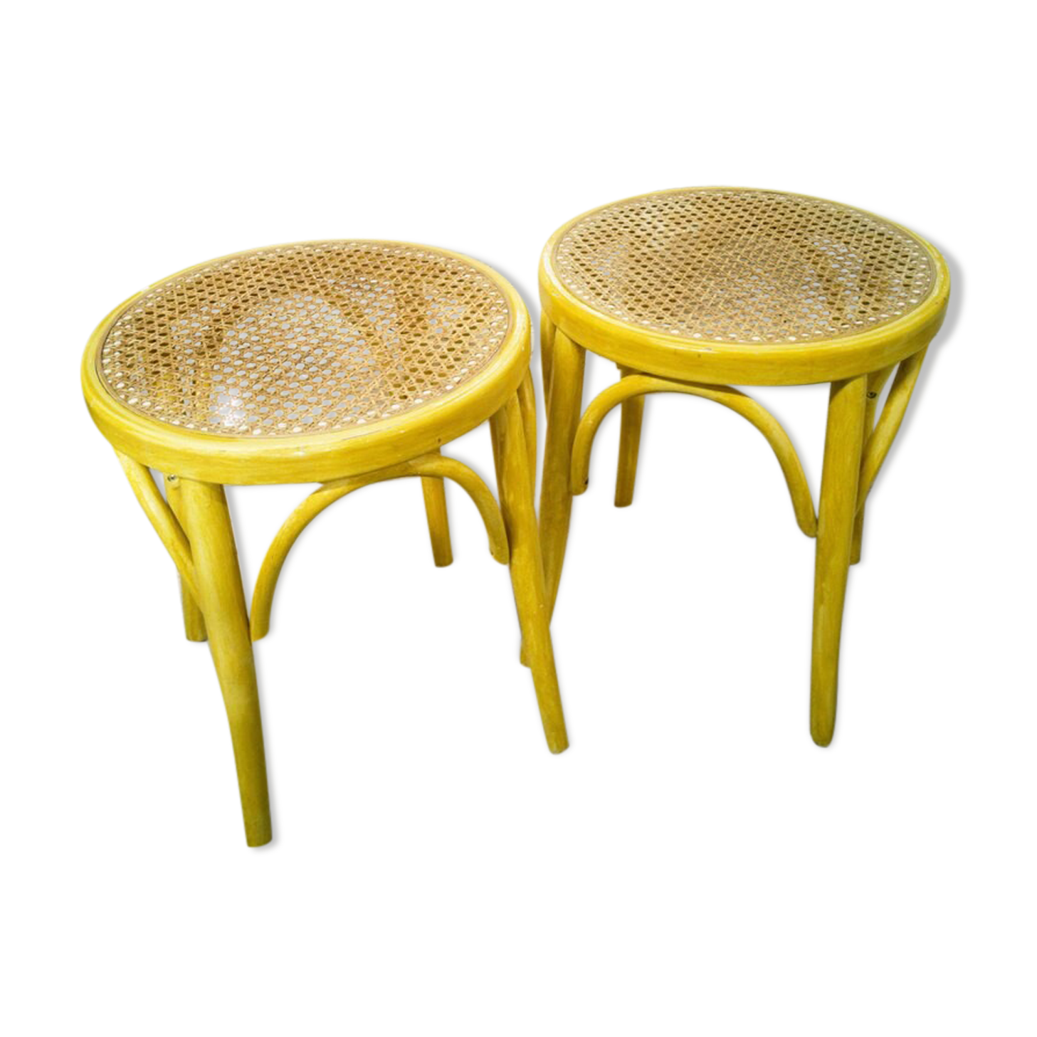 Duo de tabourets en bois et cannage