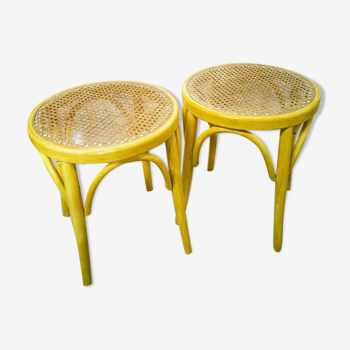 Duo de tabourets en bois et cannage