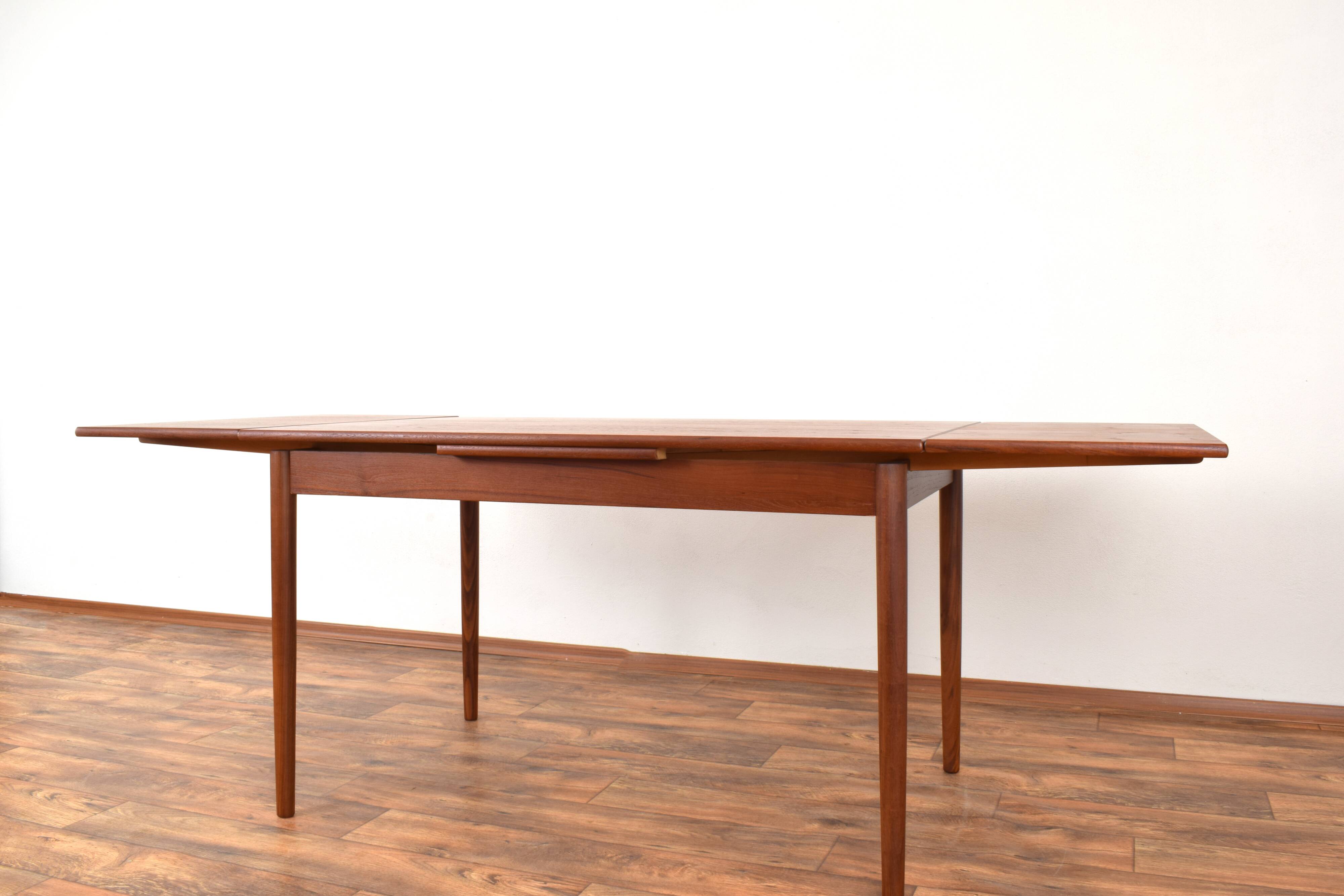 Mid-Century Danish Teak Extendable Dining Table, 1960s.