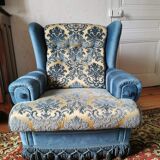 Velvet armchairs with ears and fringes on wheels
