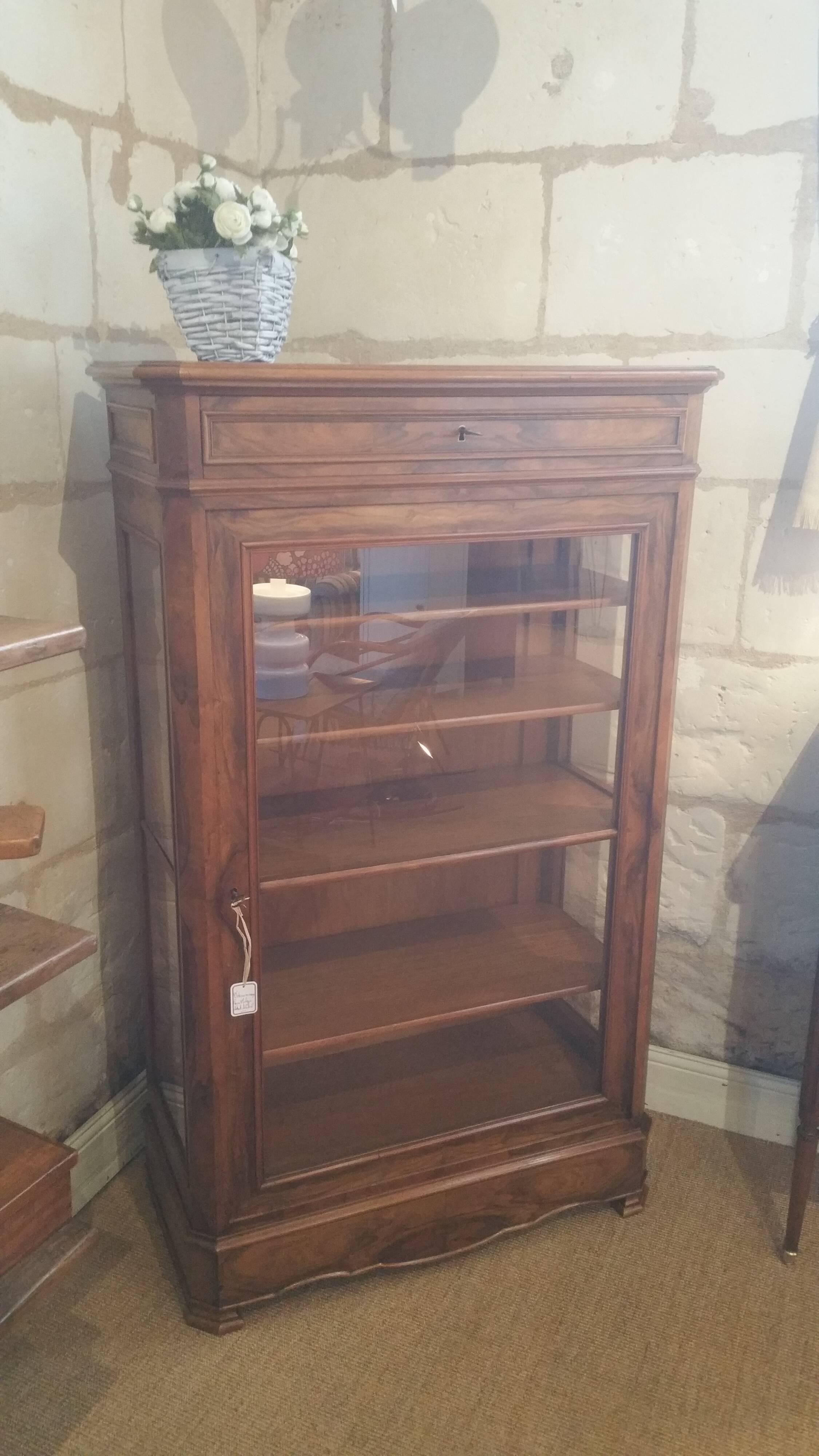 Old window style Louis Philippe