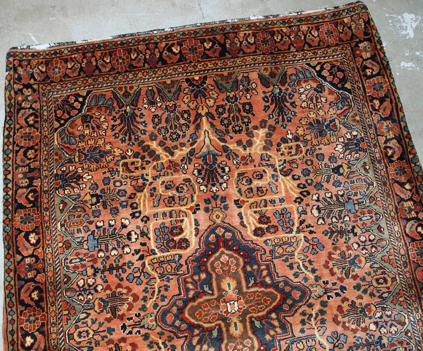 Handmade antique Persian Sarouk rug 3.4' x 5.3' (103cm x 161cm) 1920s -1B699