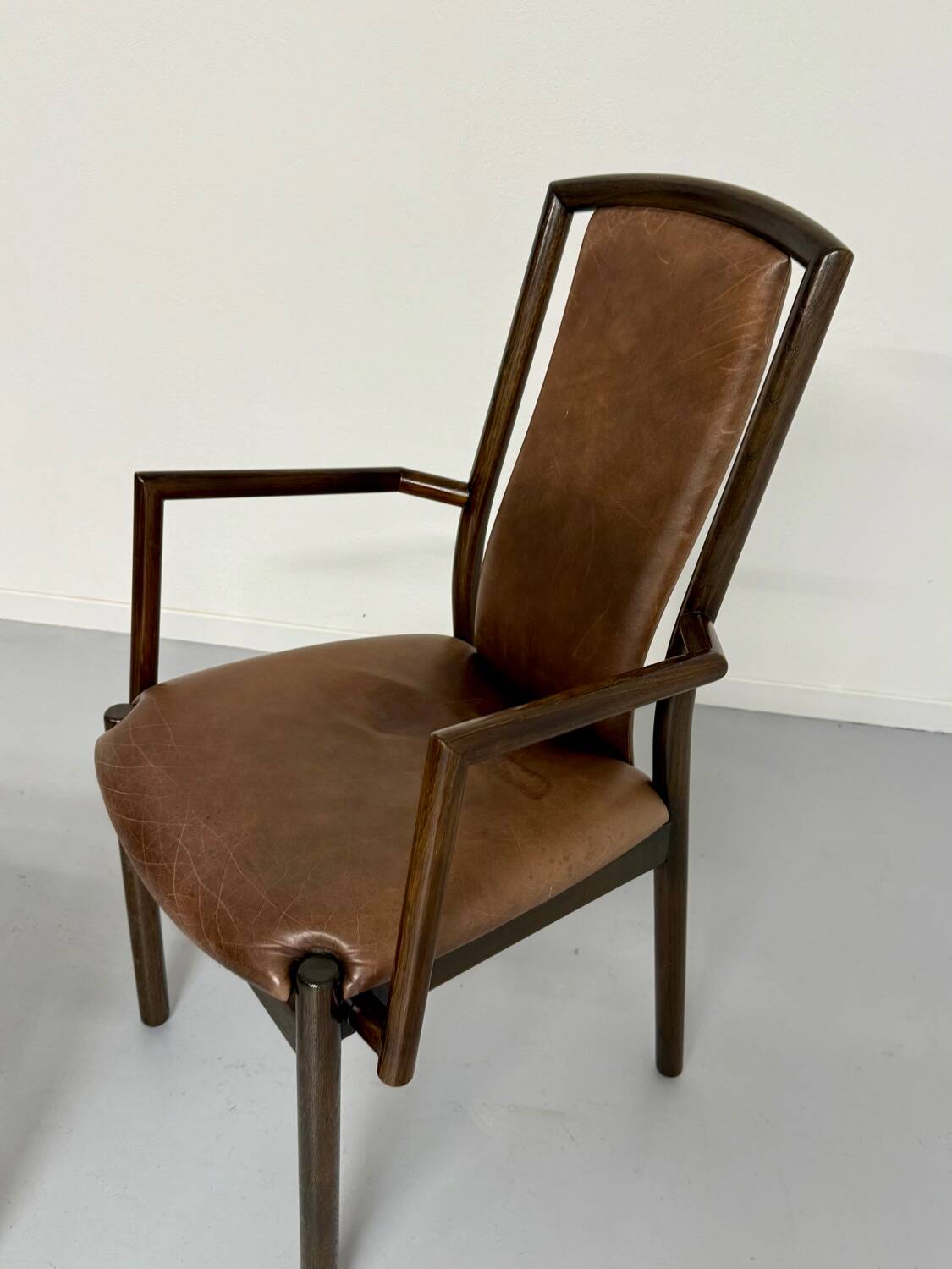Set of 8 wooden and thick leather armchairs, Girsberger design, 80s