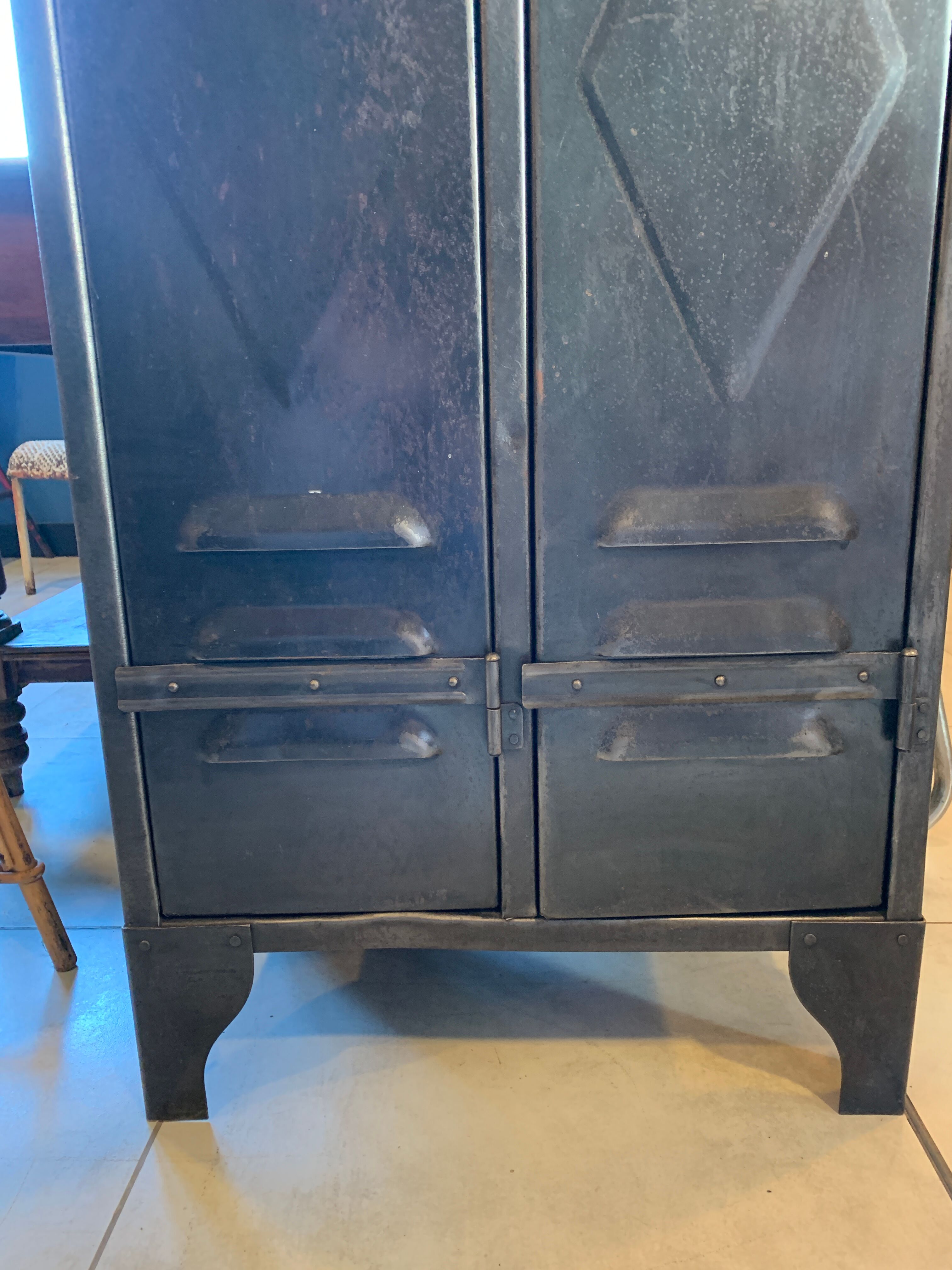 Former 2-door wardrobe diamond dot decorations