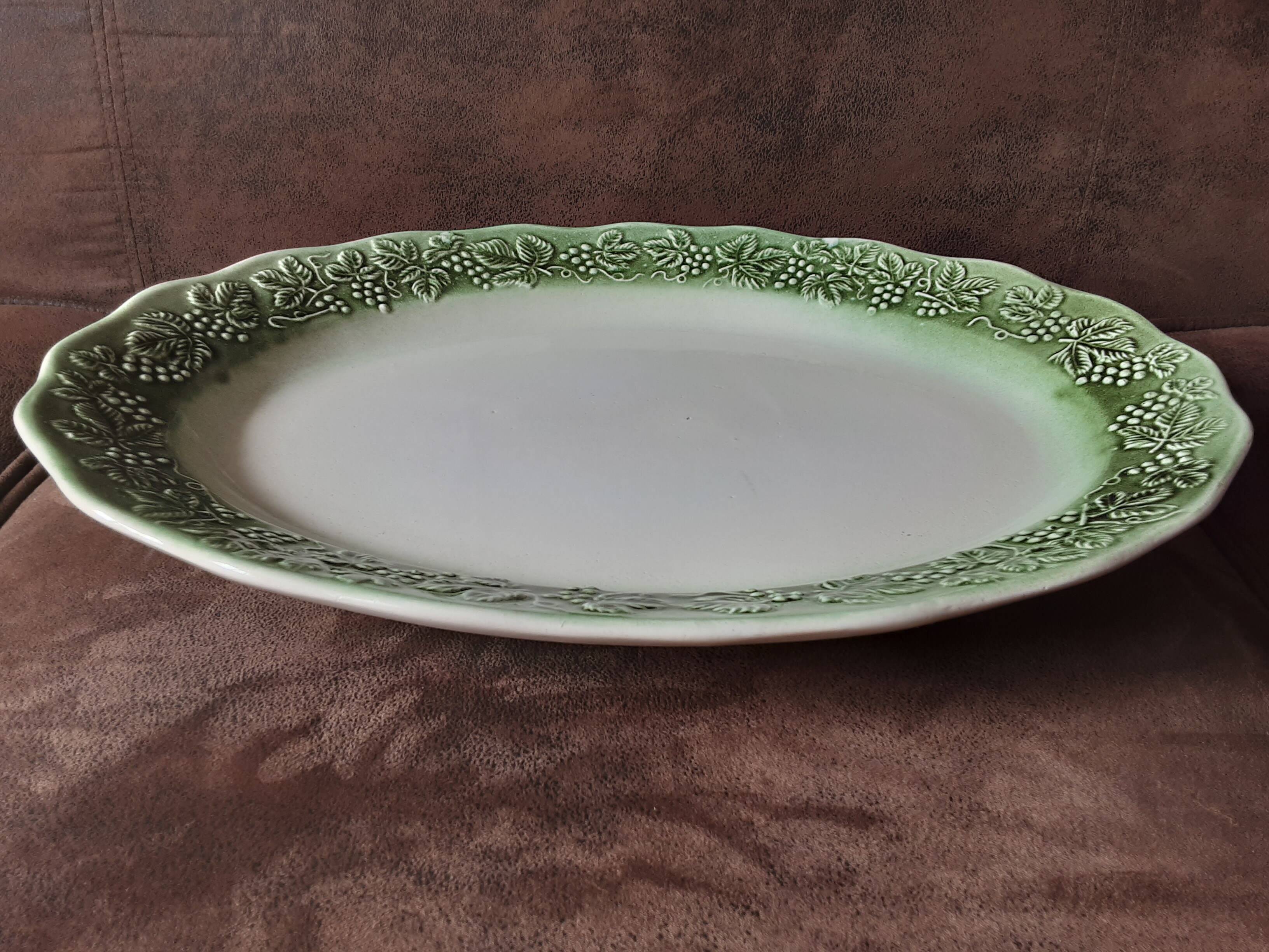 Oval ceramic dish in slip style
