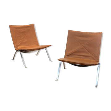 Paire de chauffeuses PK22 en cuir cognac par Poul Kjærholm pour E Kold Christensen