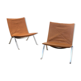 Pair of PK22 chairs in cognac leather by Poul Kjærholm for E Kold Christensen