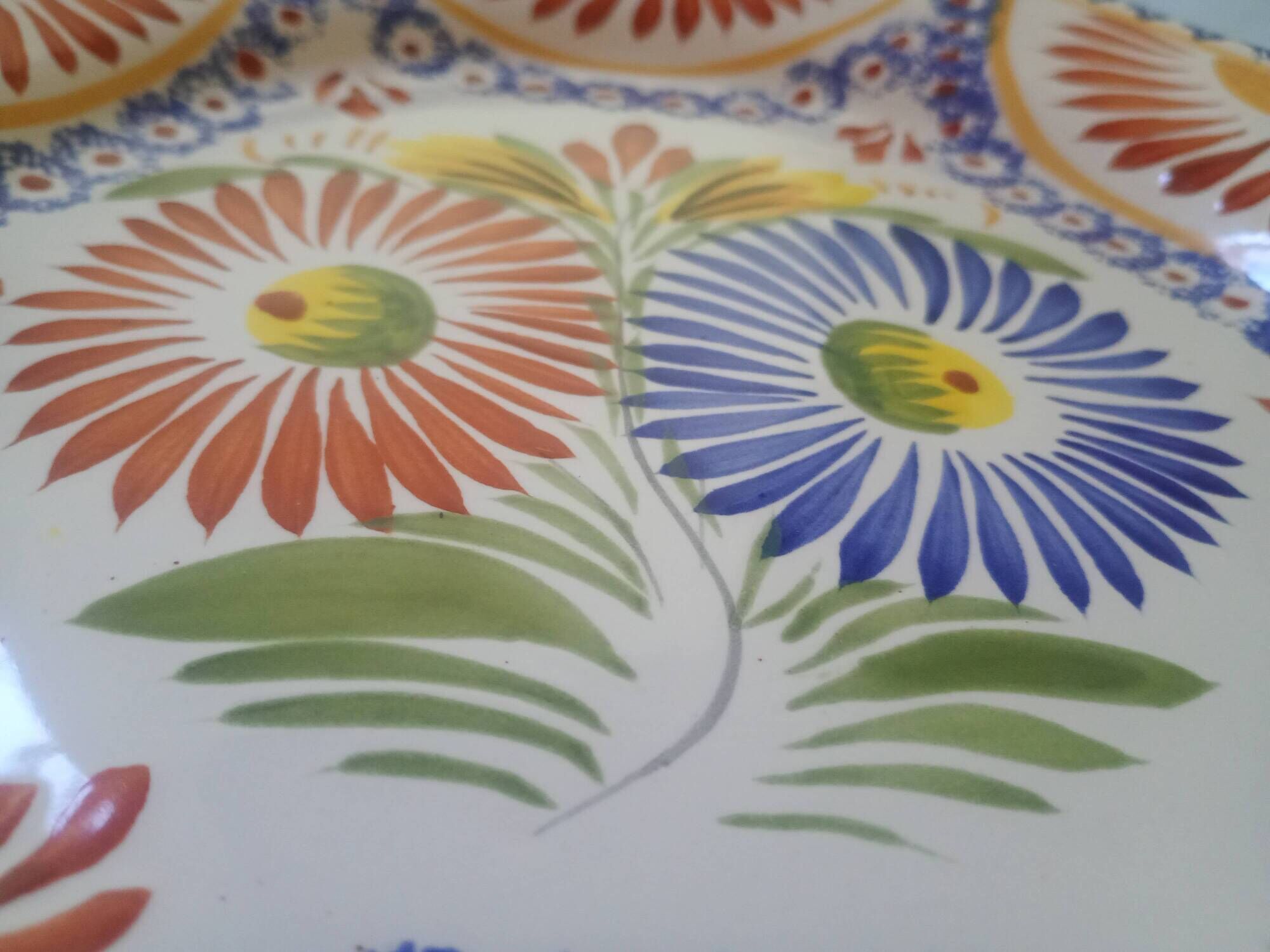 Henriot quimper france - wall plate with flowers - hand-decorated faience