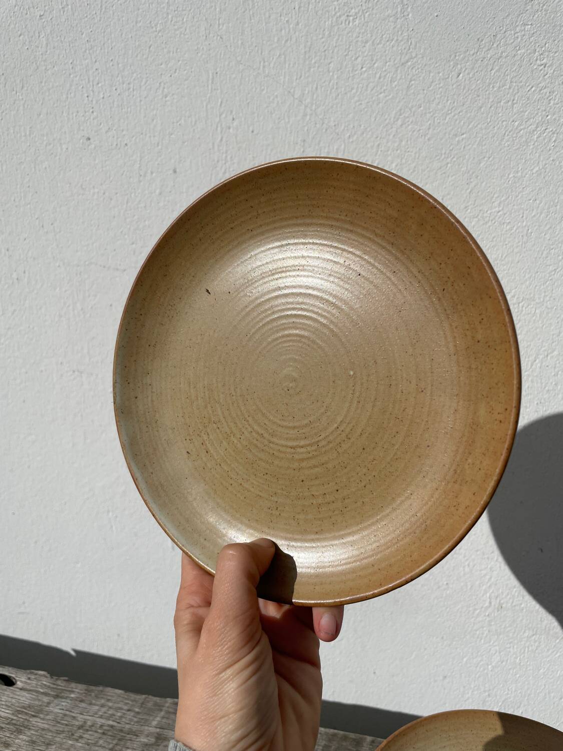 5 assiettes en dessert en grès beige