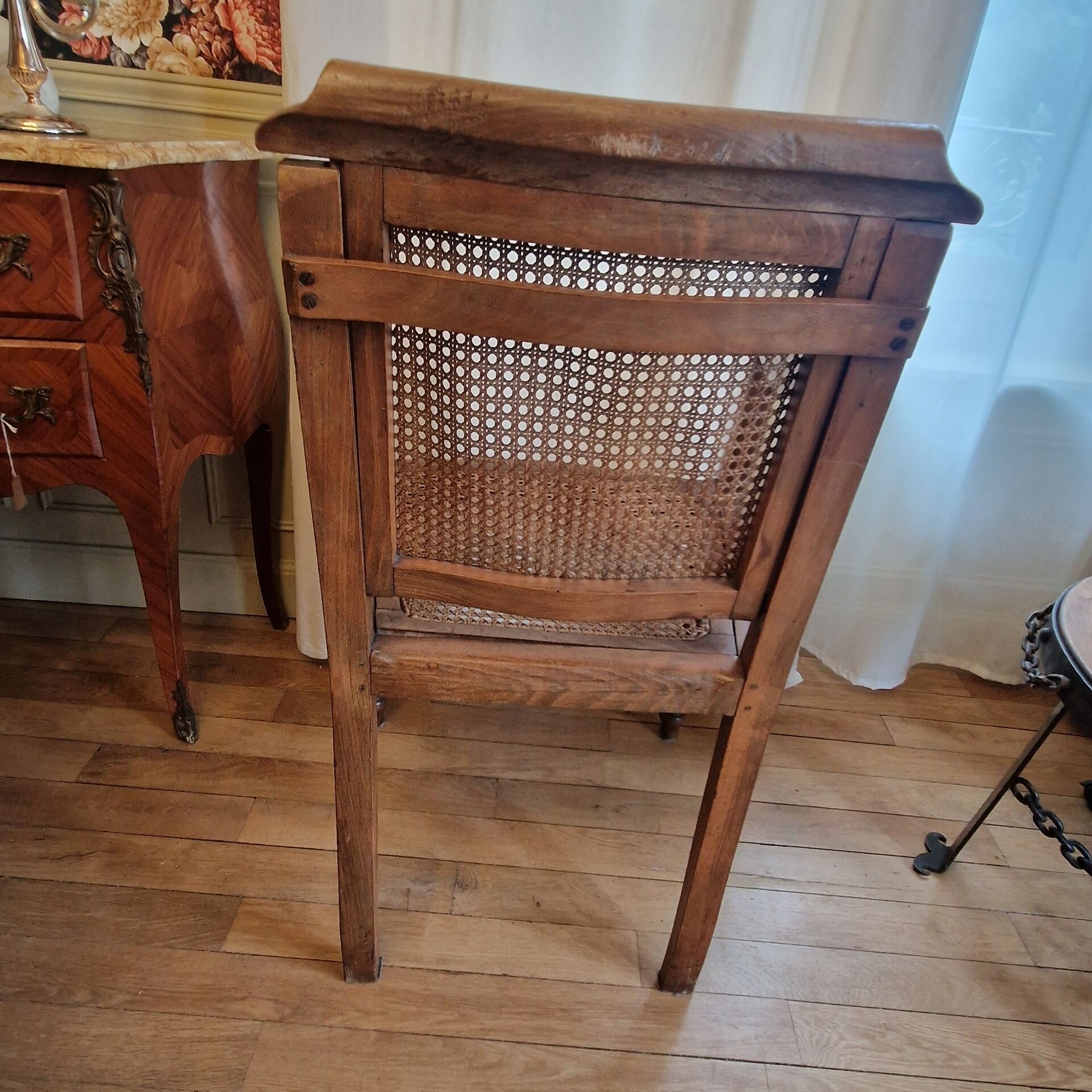 Ancien siège de coiffeur ou barbier