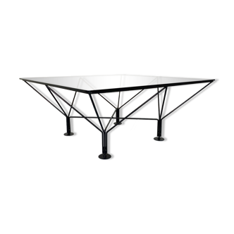 Table basse italienne moderniste minimaliste en acier noir et plateau en verre fumé, 1980s