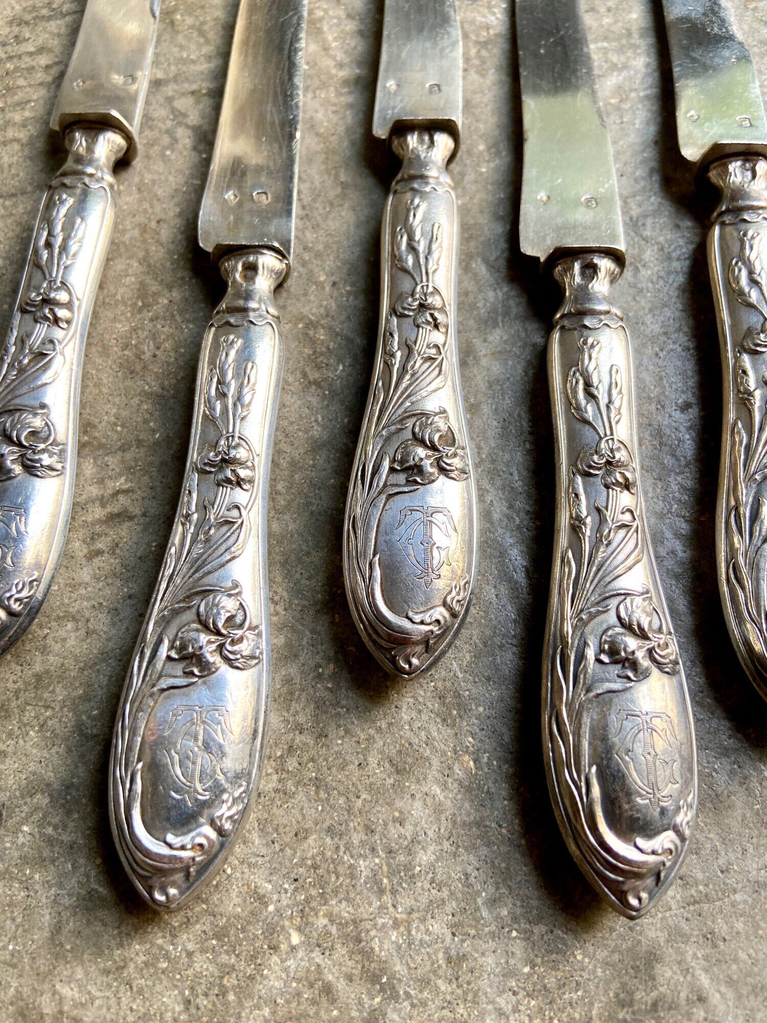 5 TG silver monogrammed dessert knives by Félix Malique, late nineteenth century