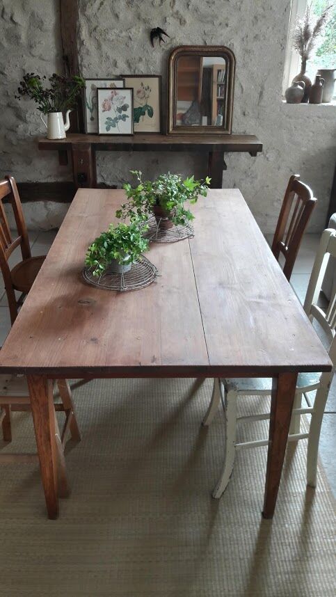 Farm table