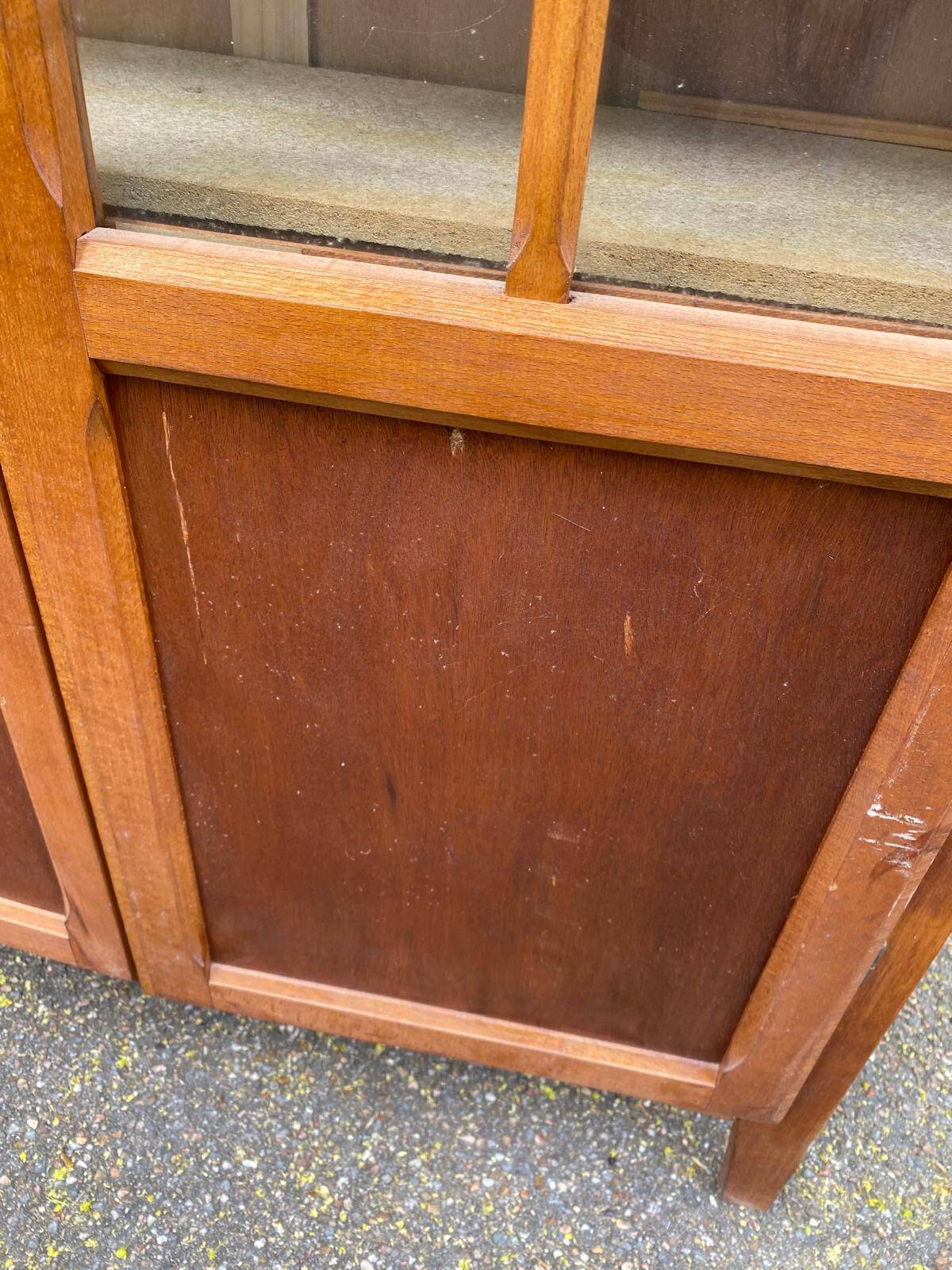 Vitrine parisienne en bois des années 50