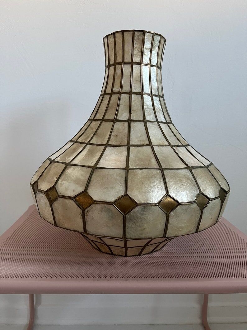 Mother-of-pearl suspension in the shape of a drop of water 70s