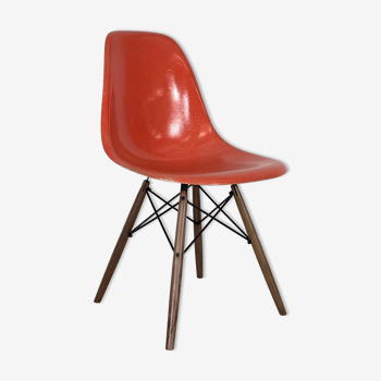 DSW chair by Charles and Ray Eames Herman Miller edition