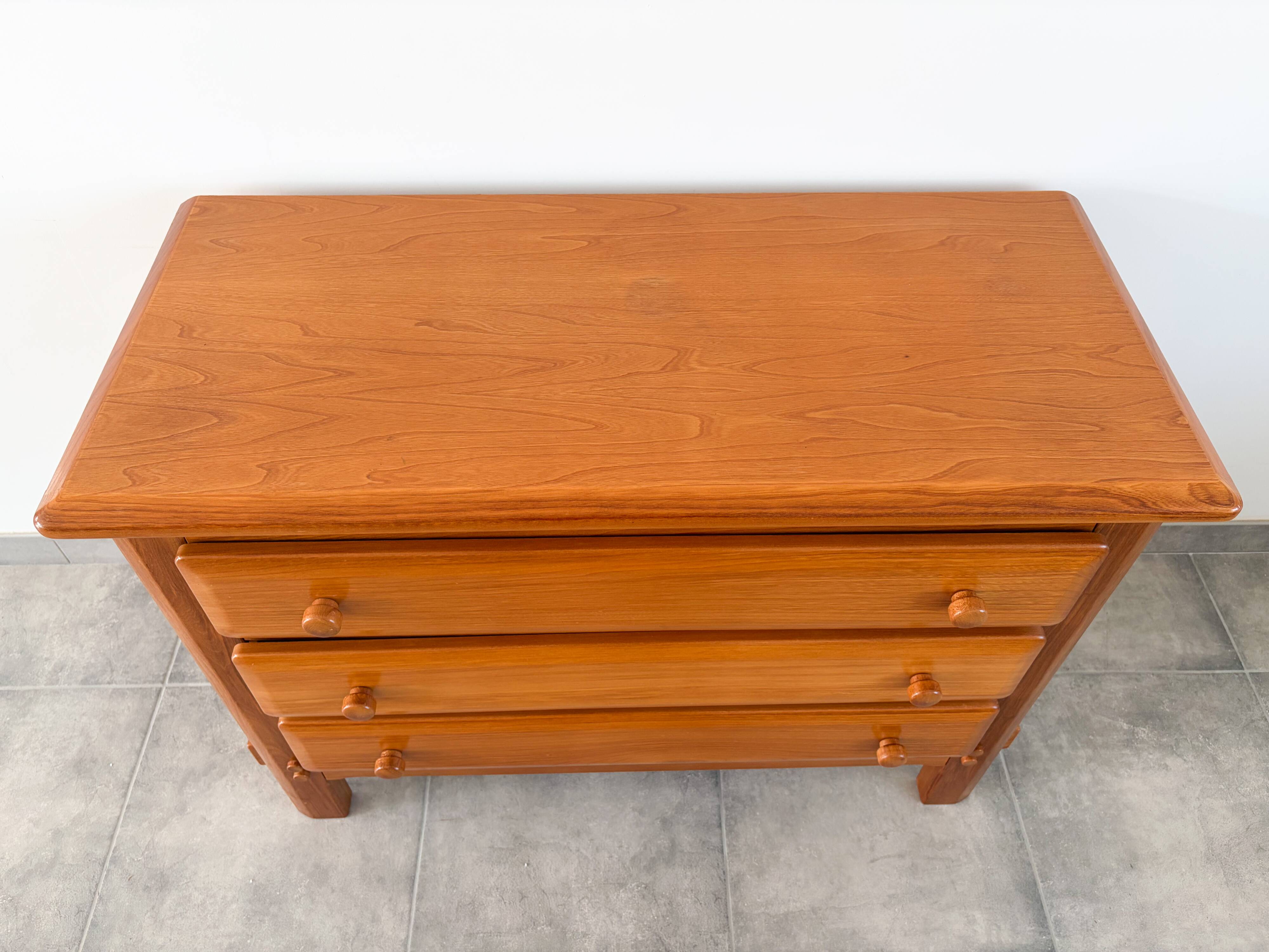 Large elm chest of drawers from Maison Regain, vintage 80s.