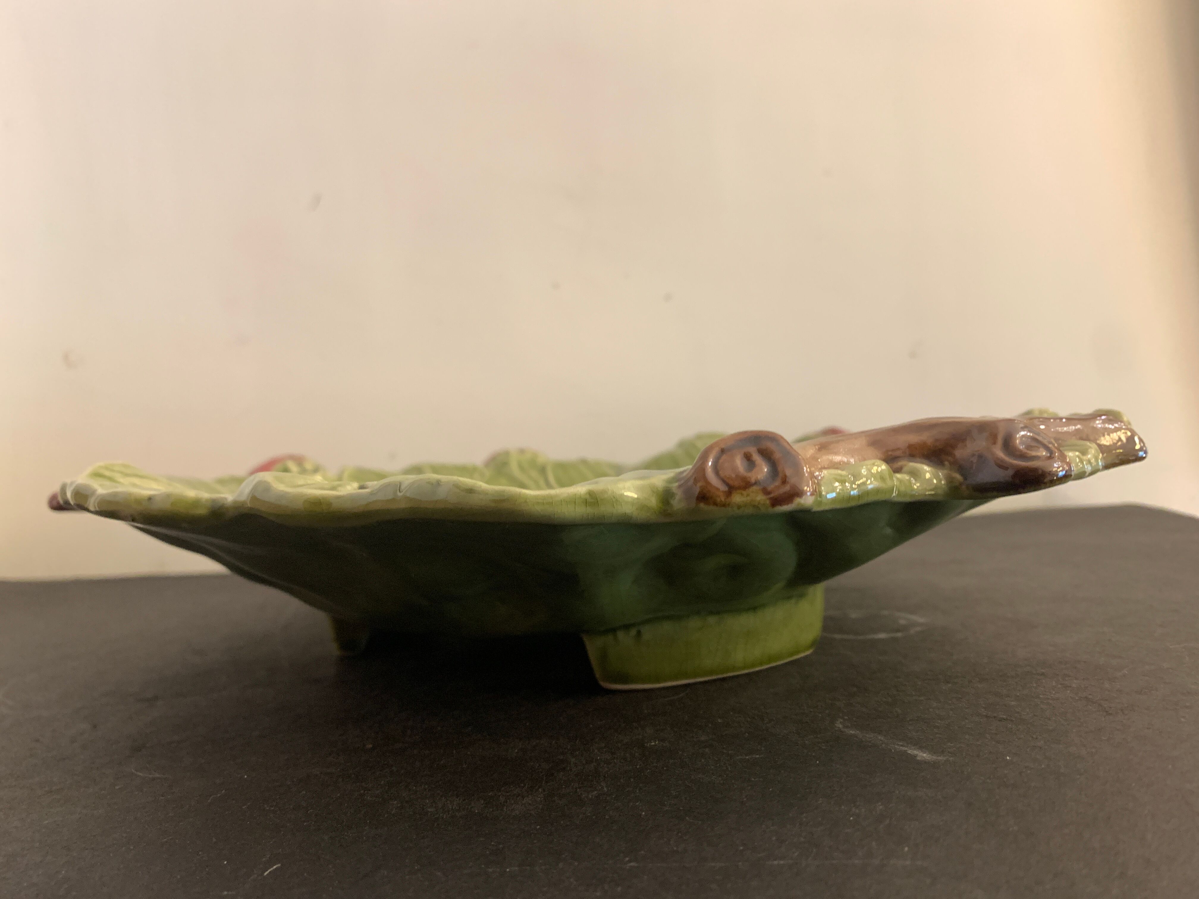 Dish strawberries ceramic slurry