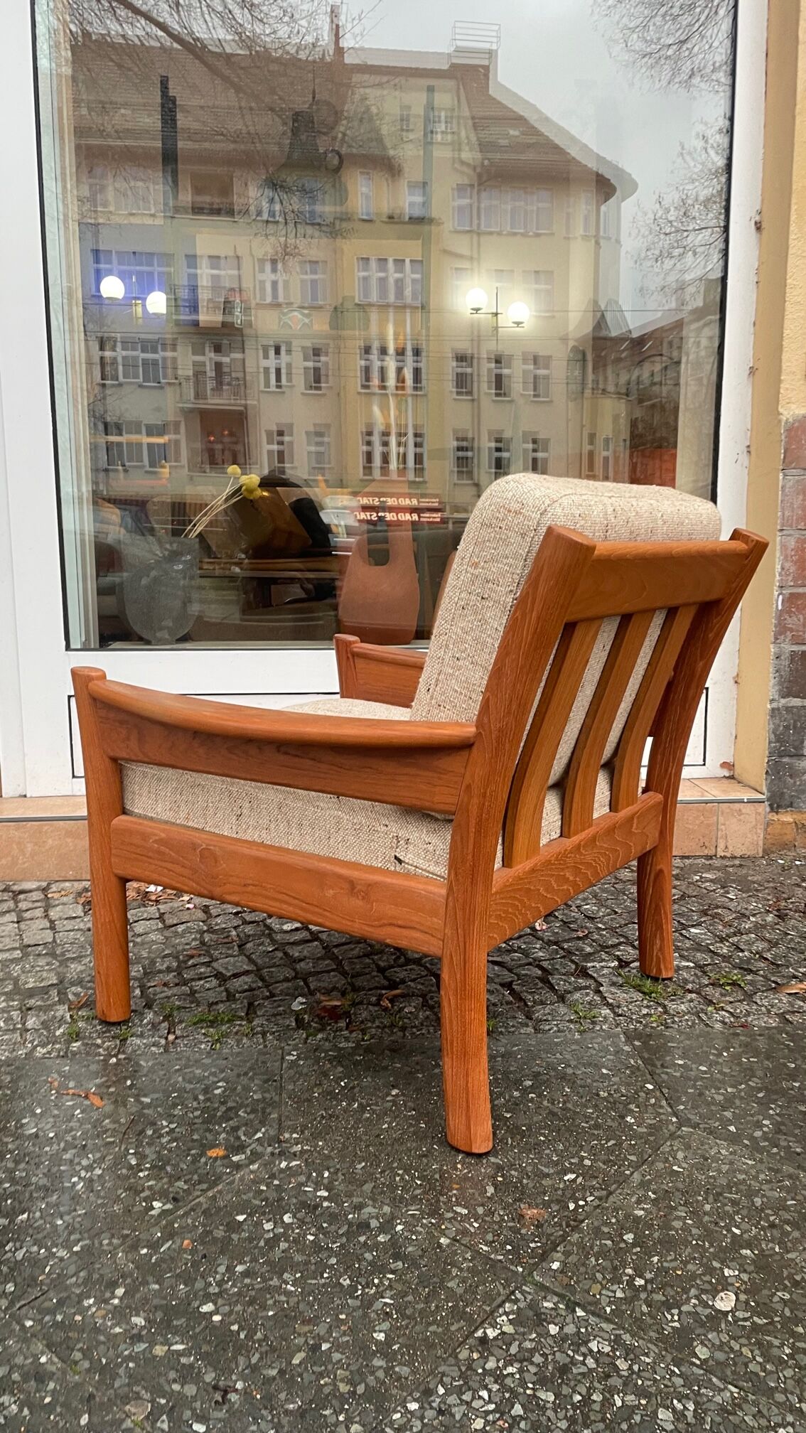 Danish armchair of the 60s in wood and wool of the brand Dyrlund