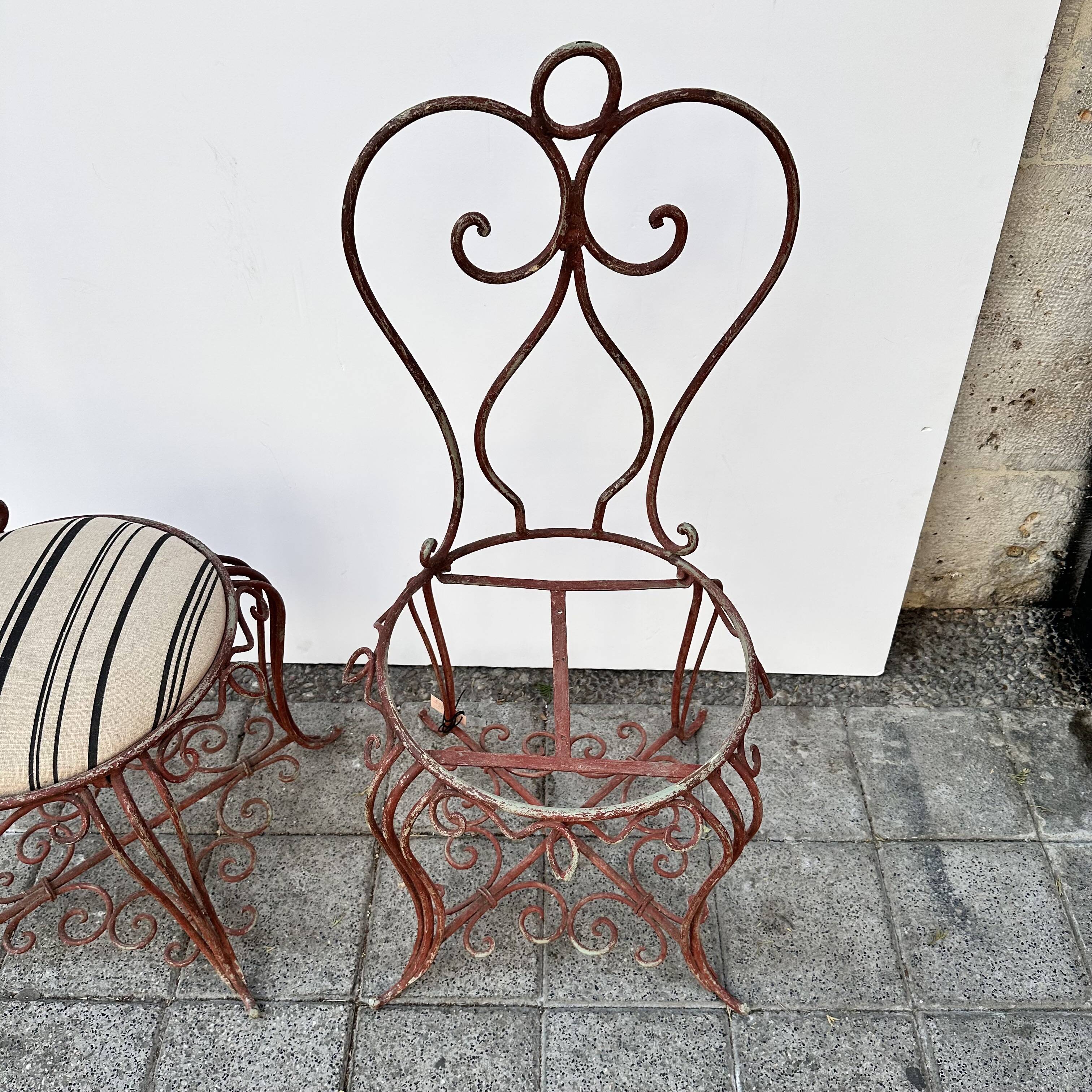 Pair of wrought iron chairs, Art Nouveau, early 20th century – France