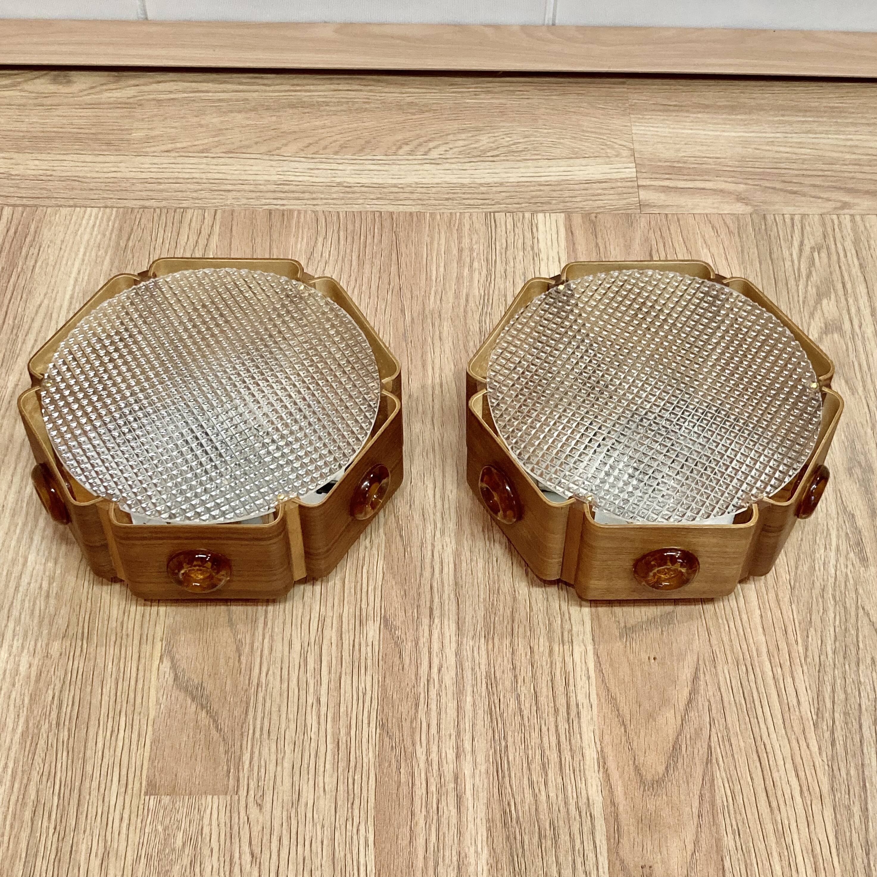 Paire d'appliques design scandinave 1950.