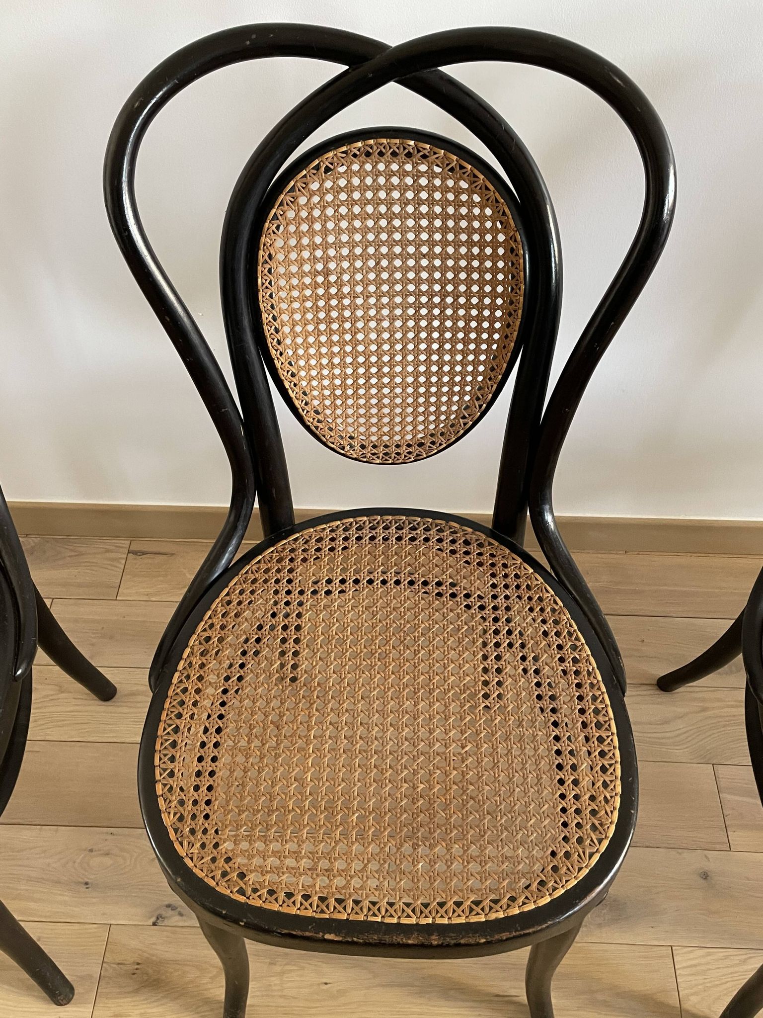 Série de 8 chaises viennoises N.33 de J&J Kohn, 1900