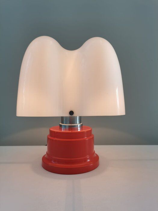 Vintage Italian table lamp
