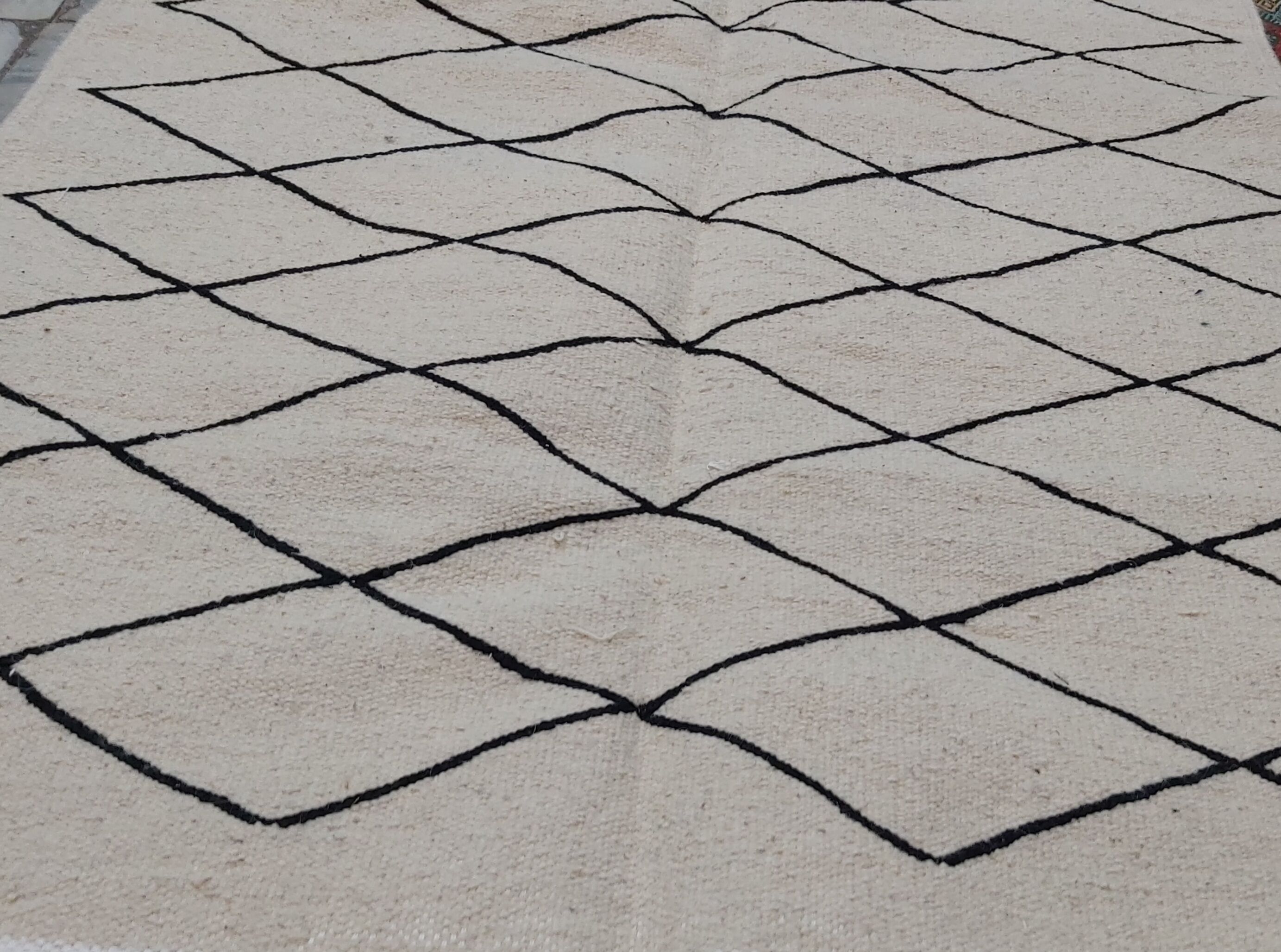 Handmade white and black berber carpet  192x118cm