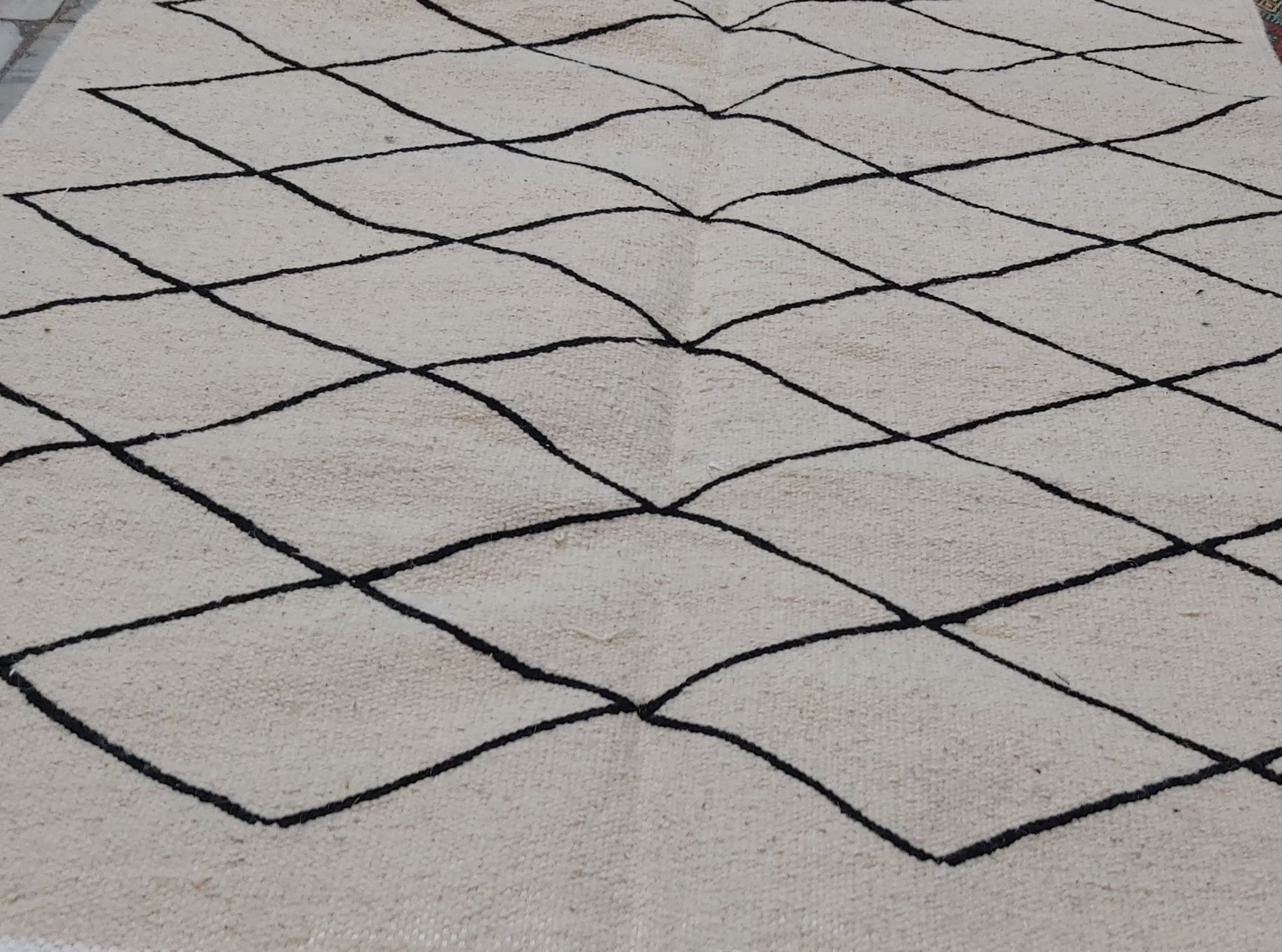 Handmade white and black berber carpet  192x118cm