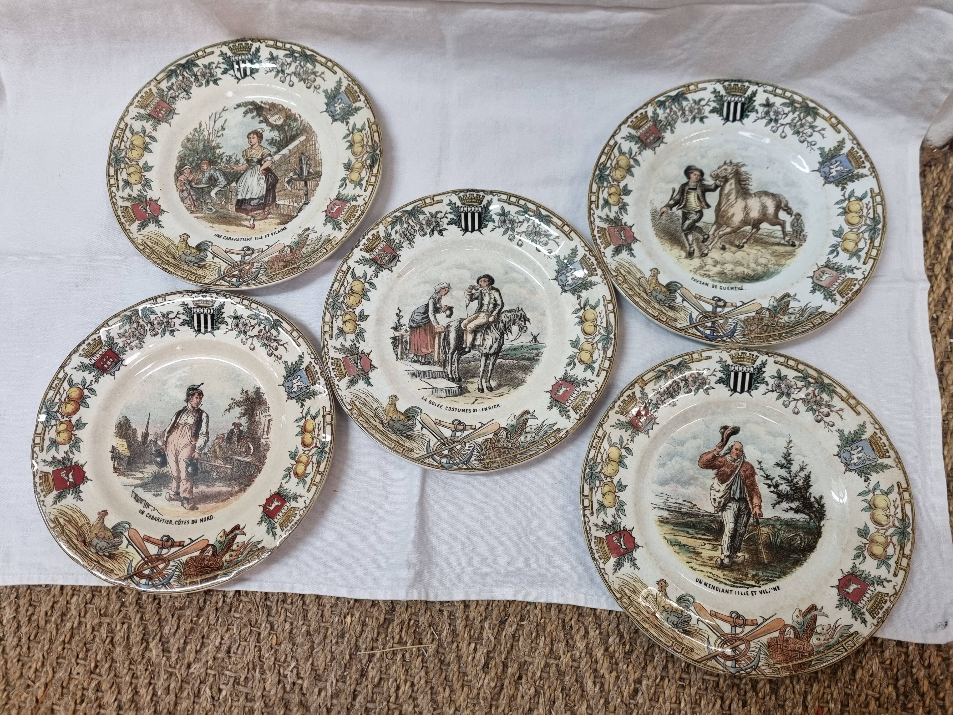 Sarreguemines earthenware plates: the Bretons