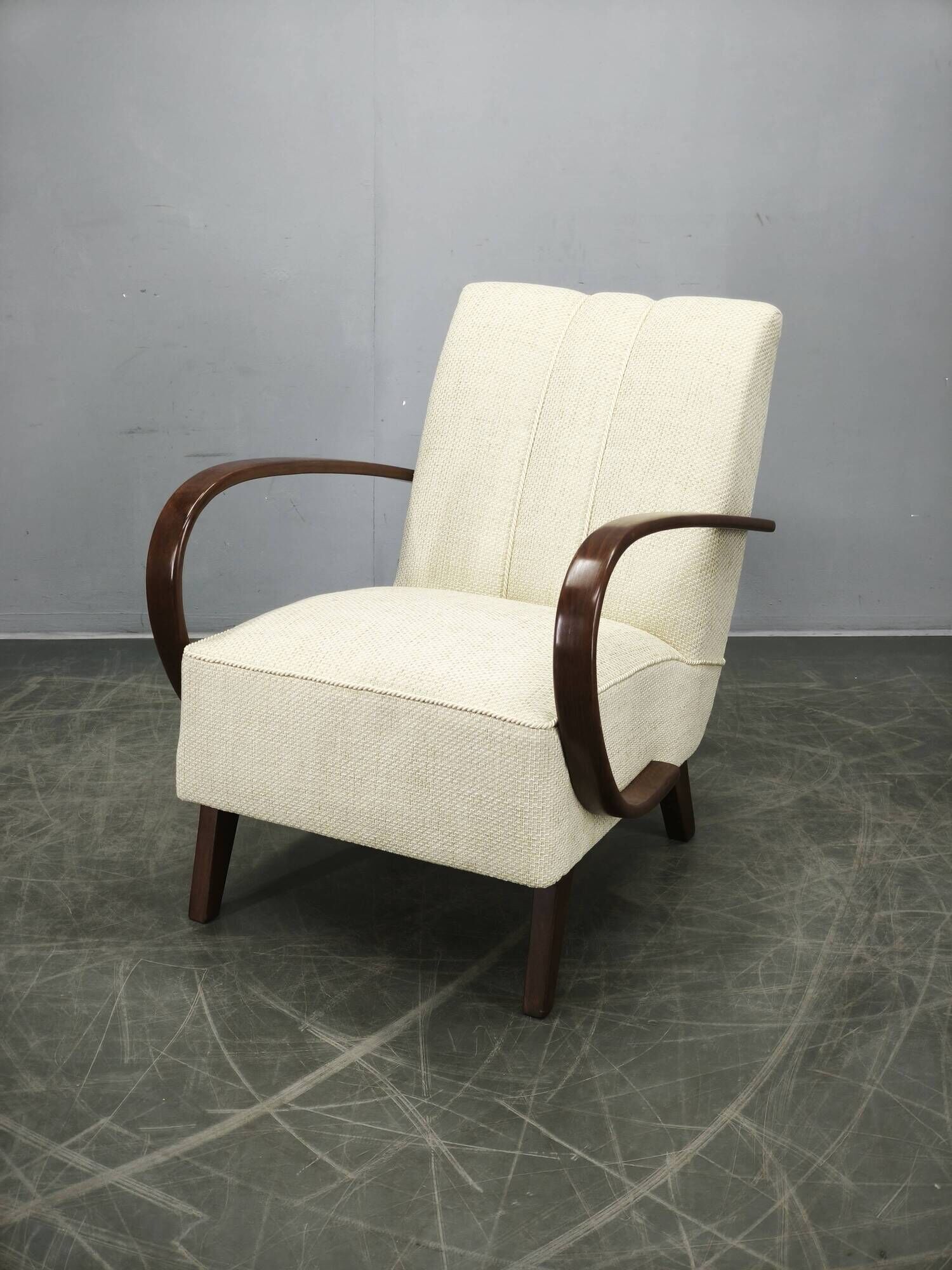 Jindřich Halabala Art Deco Bentwood Armchair, Czechoslovakia 1940s