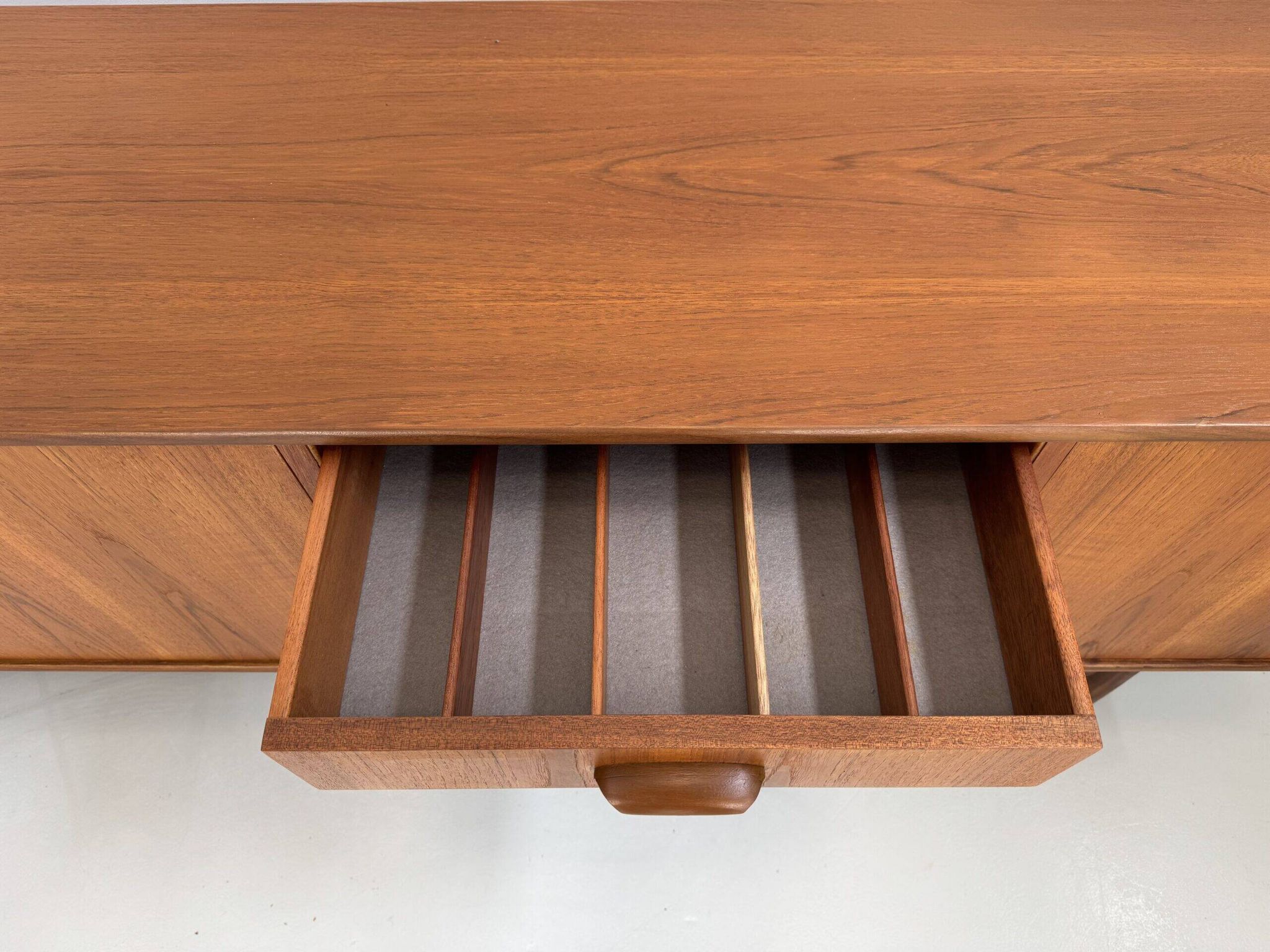 Buffet vintage G-Plan.