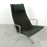 Fauteuil lounge Charles & Ray Eames EA124 en tissu noir, années 1970