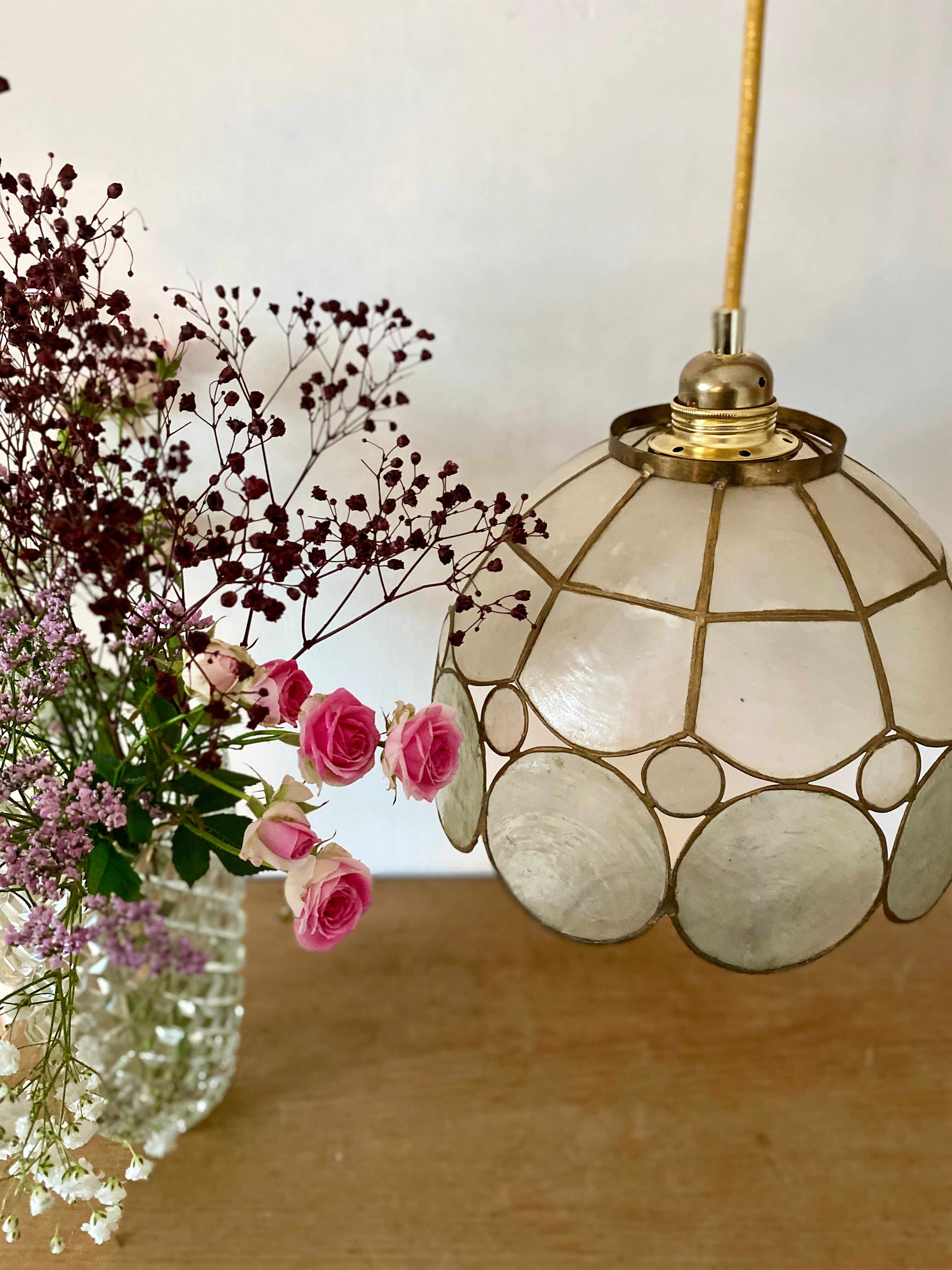 Vintage lampshade suspension in mother-of-pearl and brass