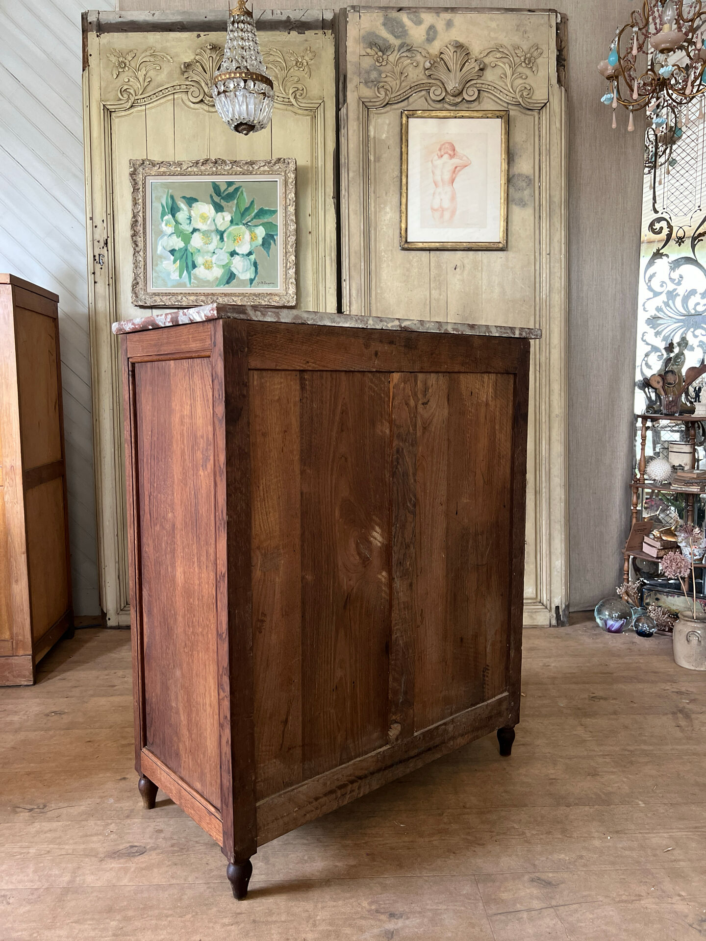 Antique chest of drawers