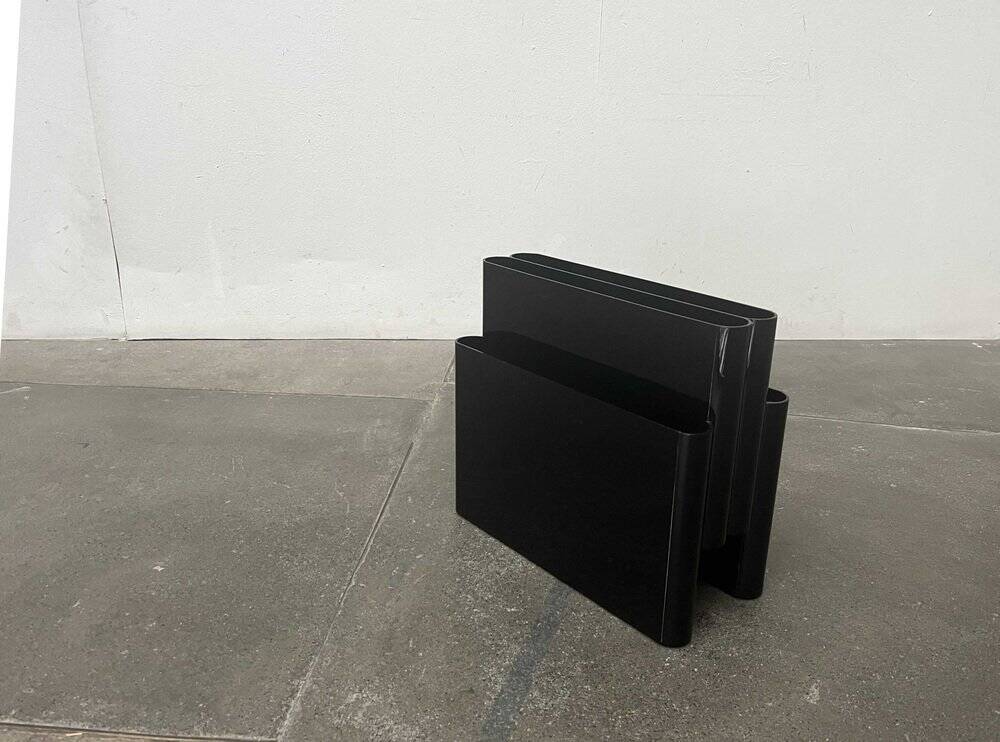Magazine rack model 4676 from the mid-century space age by Giotto Stoppino for Kartell, 1970s.
