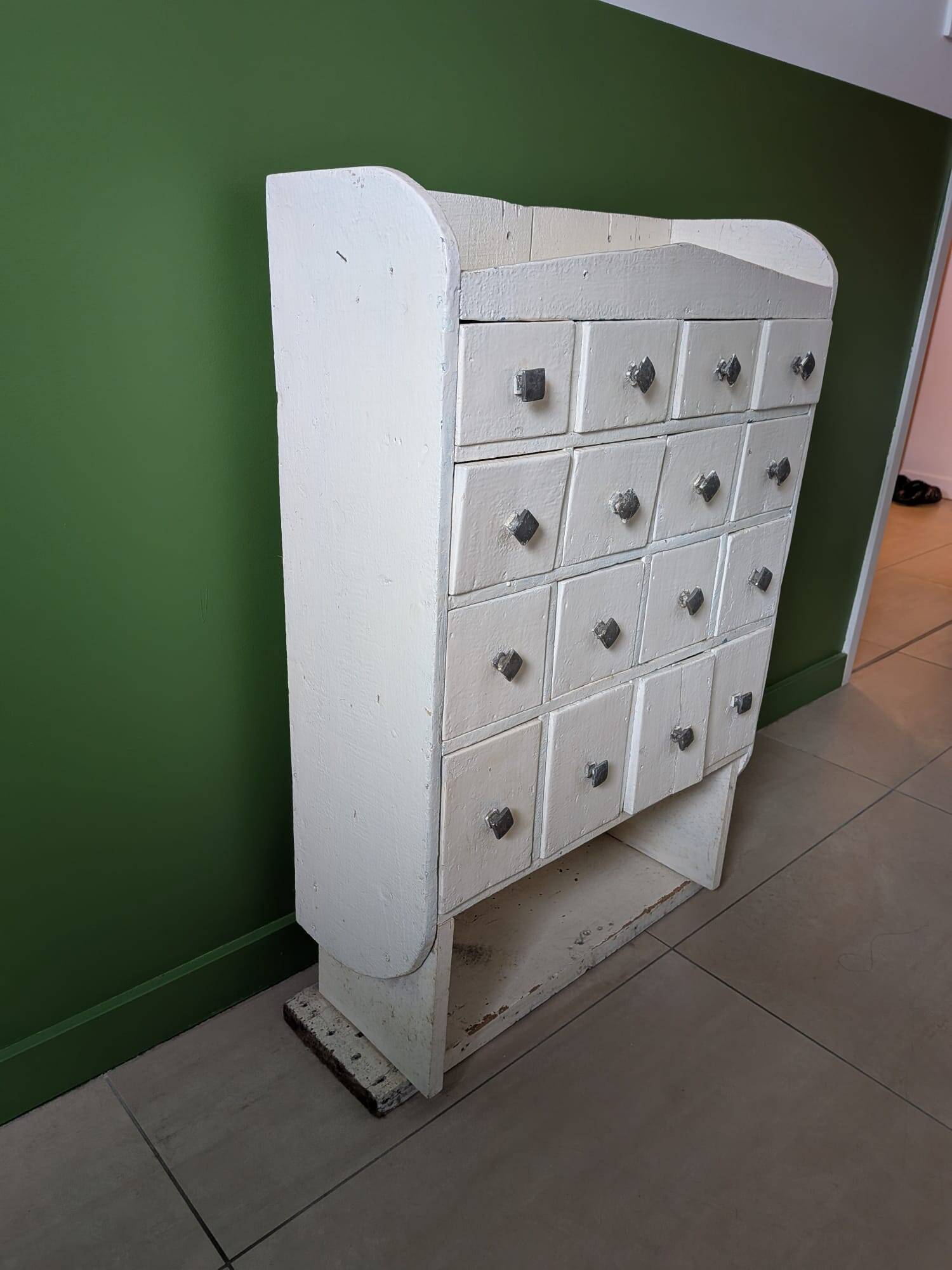 Small workshop furniture