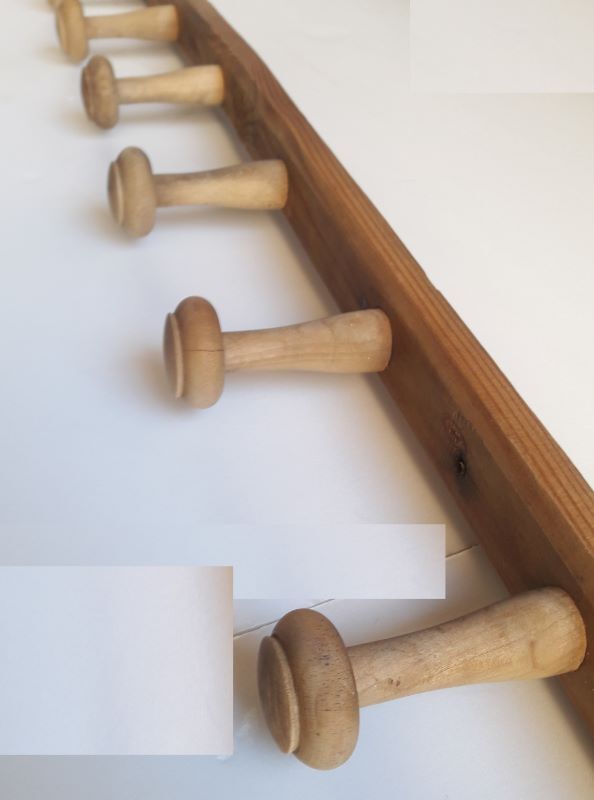 Coat rack 2m, 14 wooden wall hooks