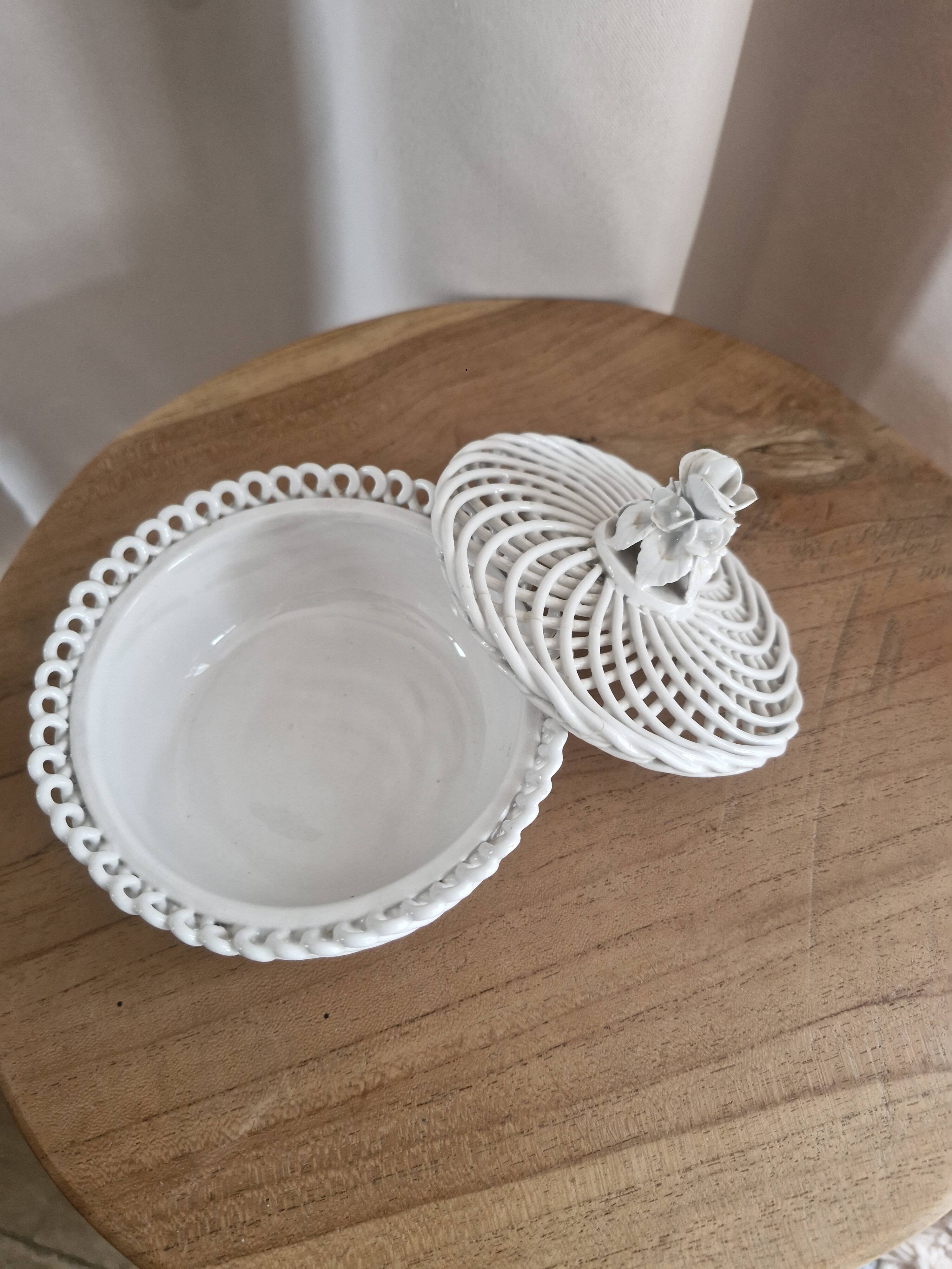 Candy dish