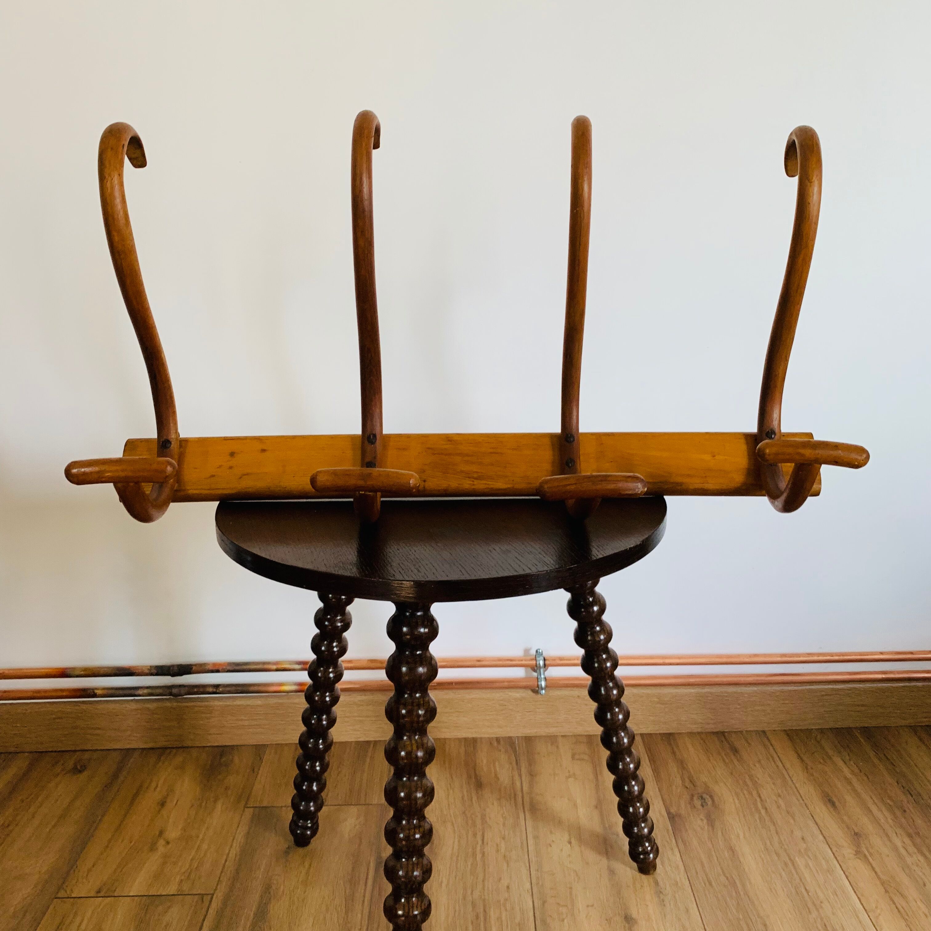 Wall-mounted coat rack 4 hooks