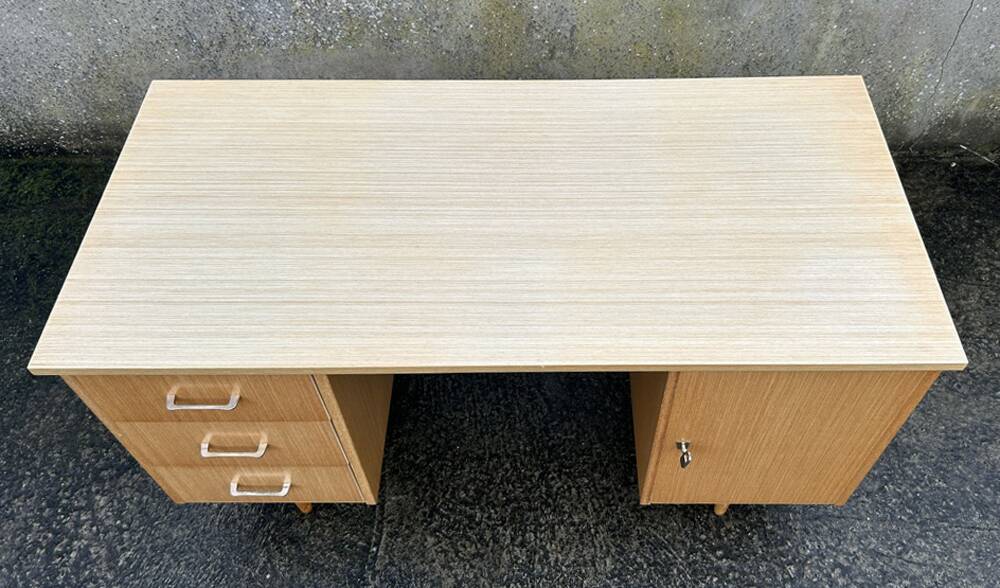 Maison Capelle desk, Scandinavian spirit, vintage, 60s.