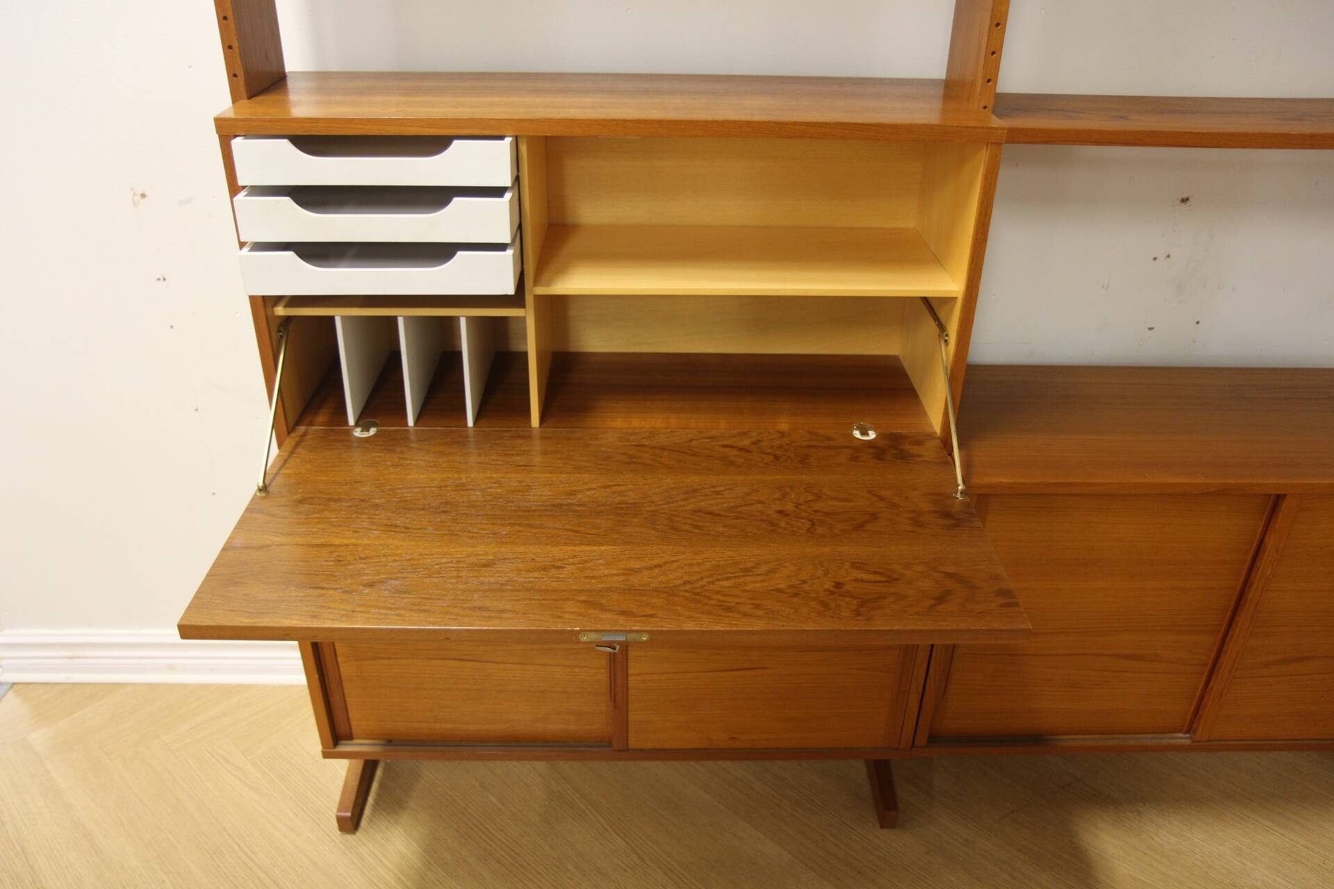 Scandinavian “String Parad” teak bookcase, Sweden, 1960
