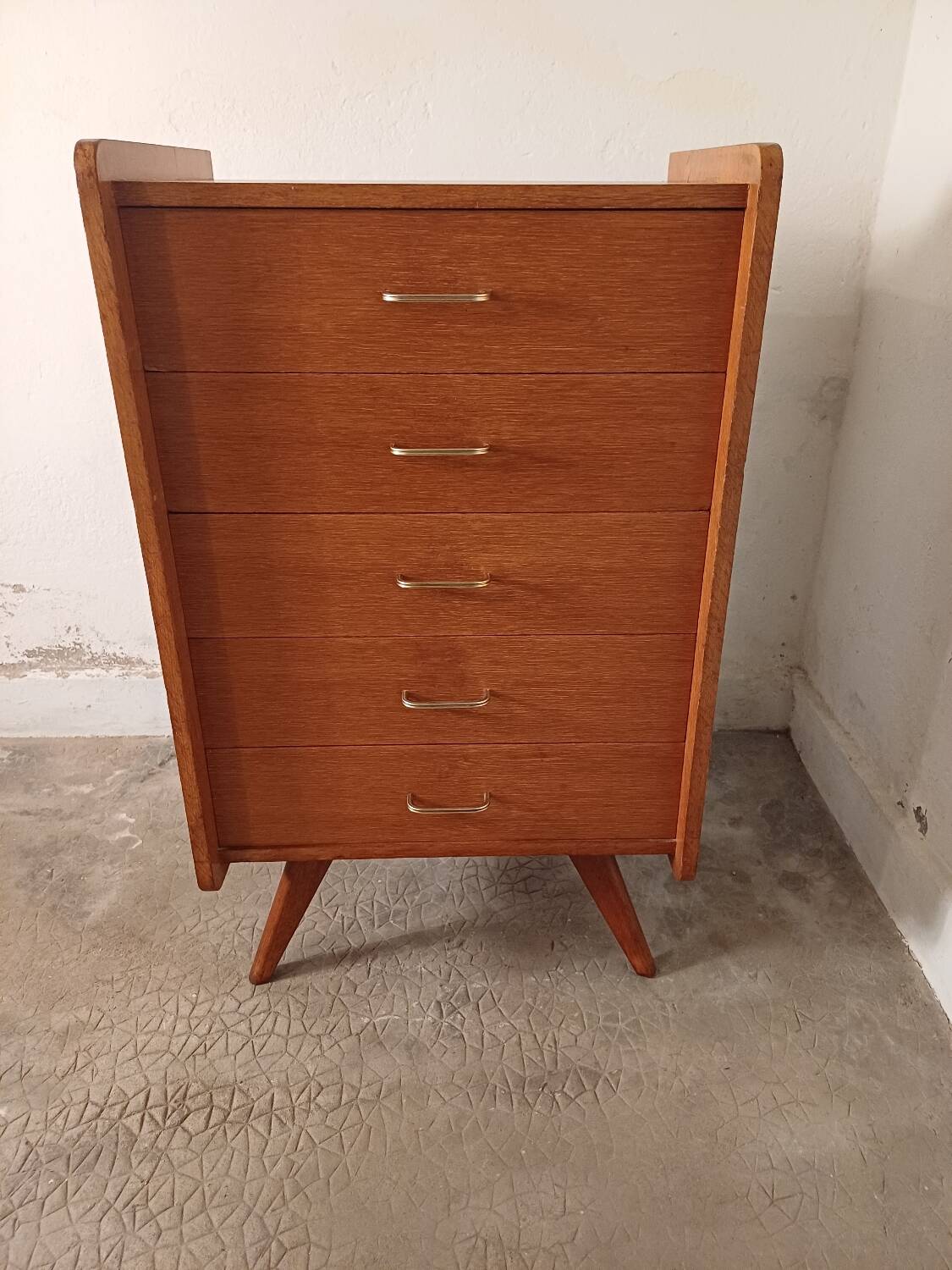 Vintage chest of drawers