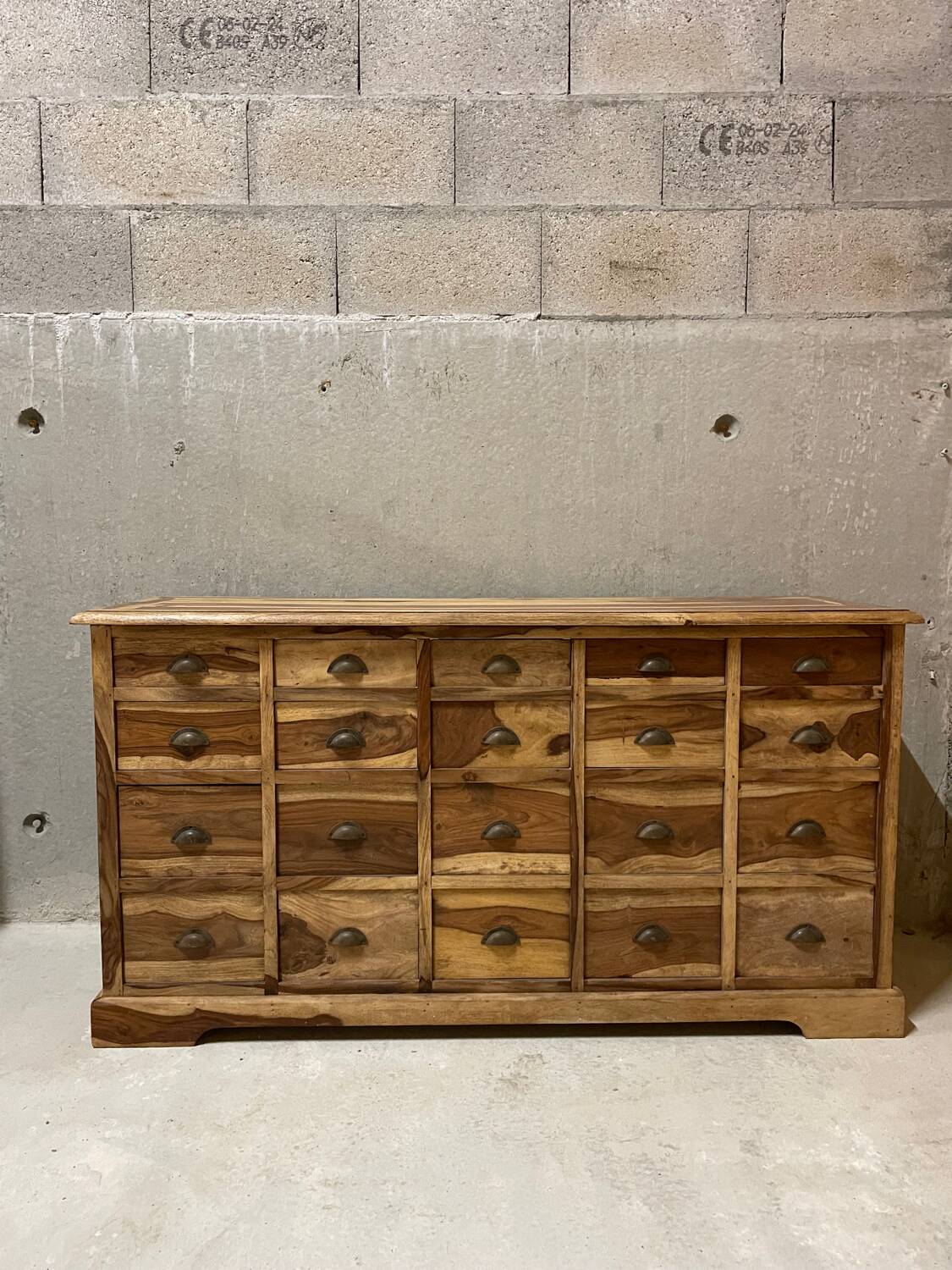 Meuble de métier transformé 20 tiroirs