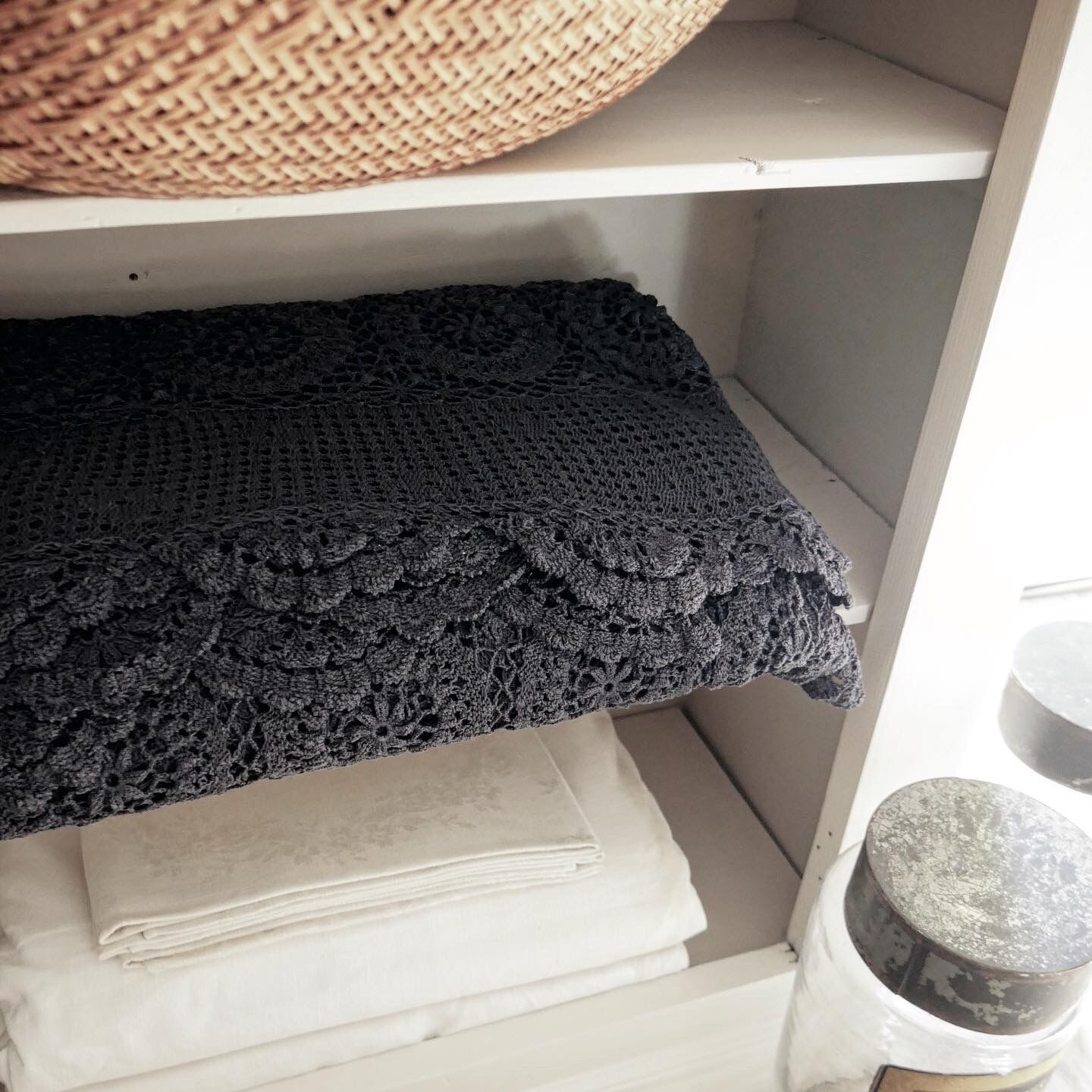 Dyed crochet bed top